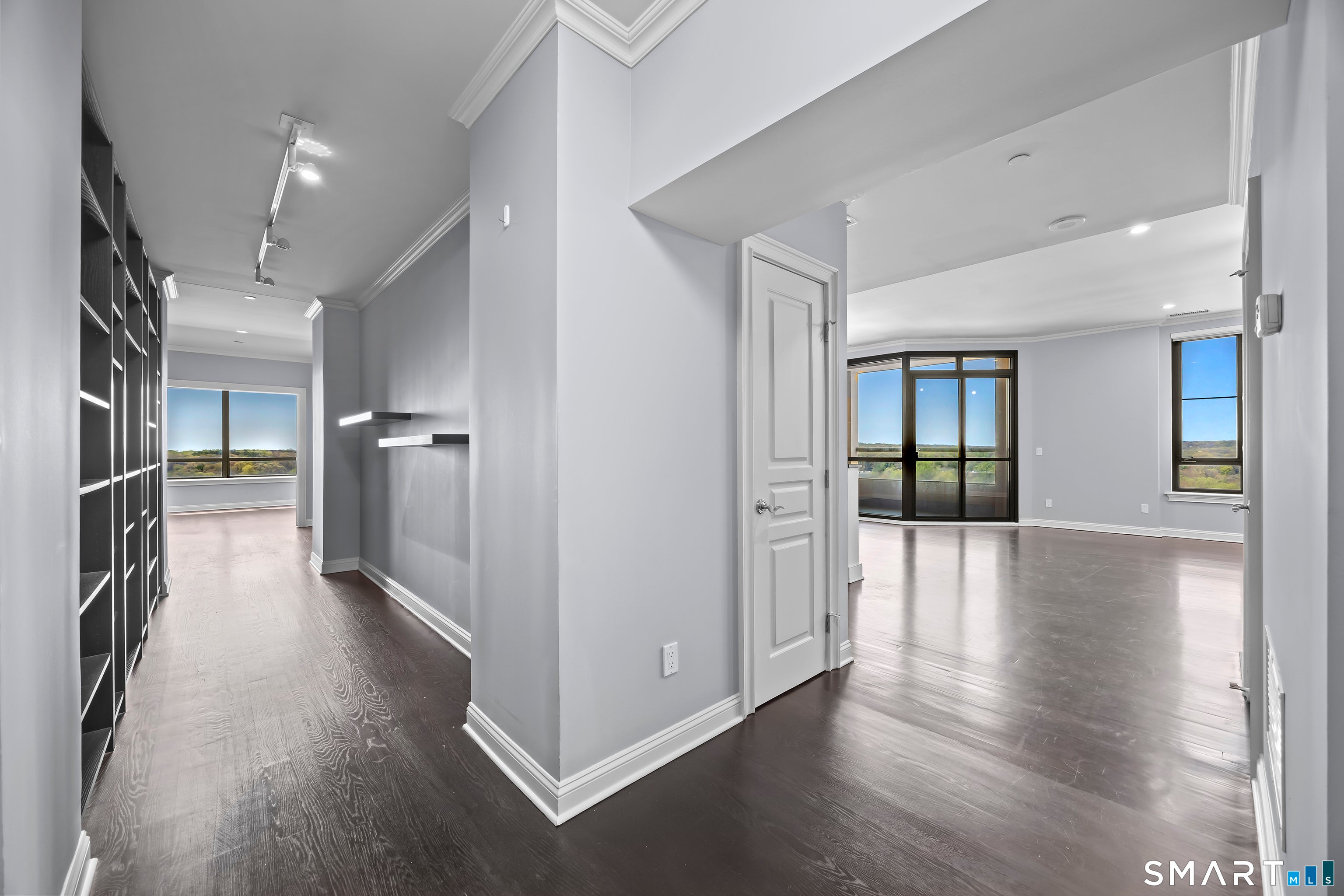 100 Parrott Drive 1106 — photo