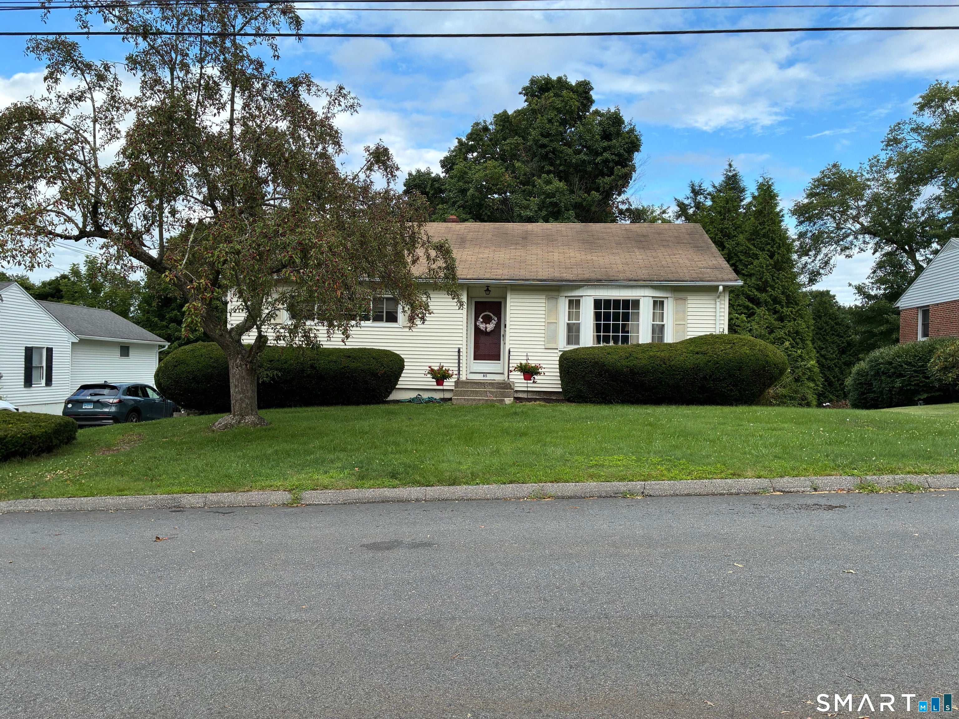 85 Thompson Drive — photo