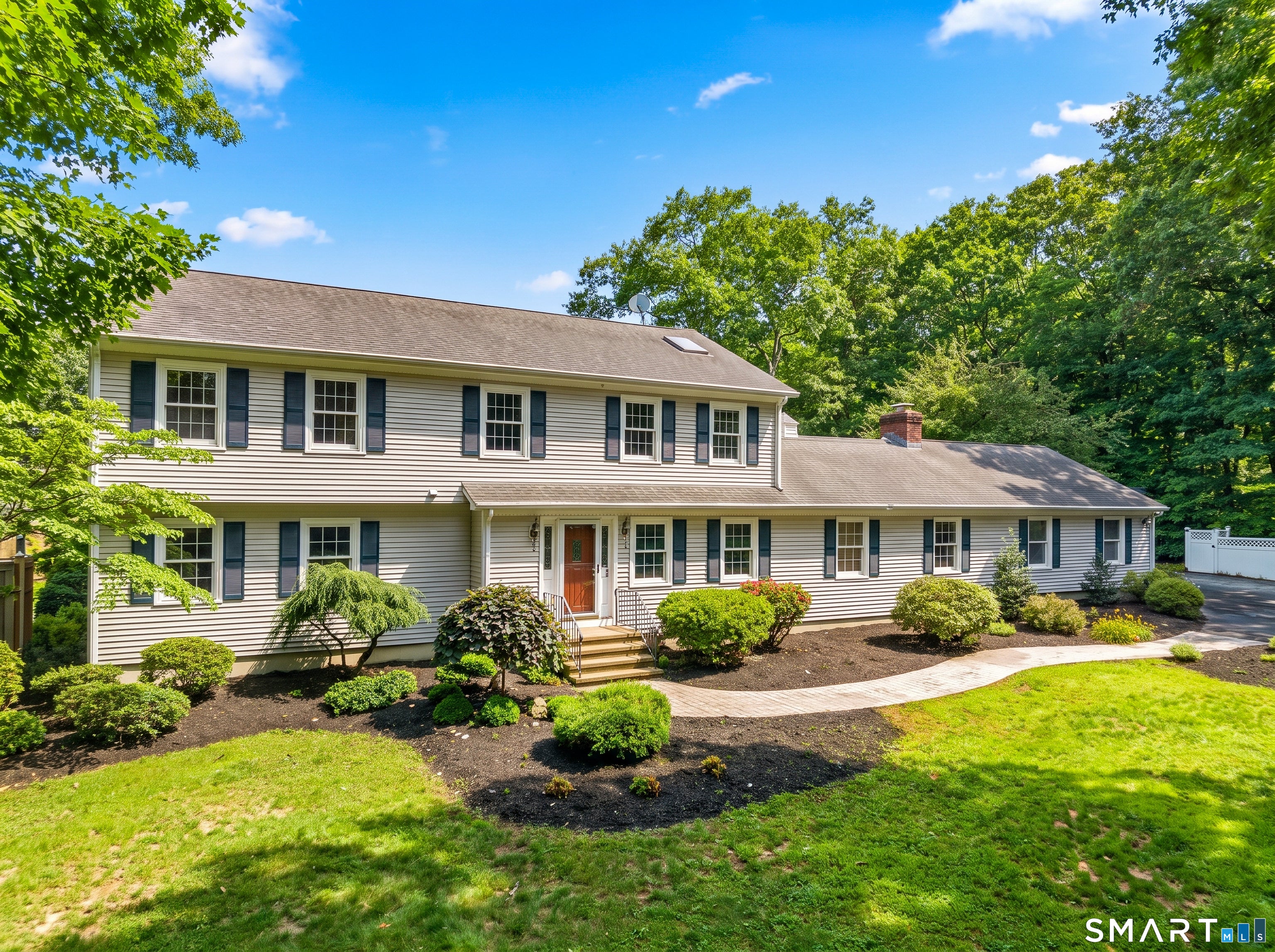 16 Cardinal Road — photo