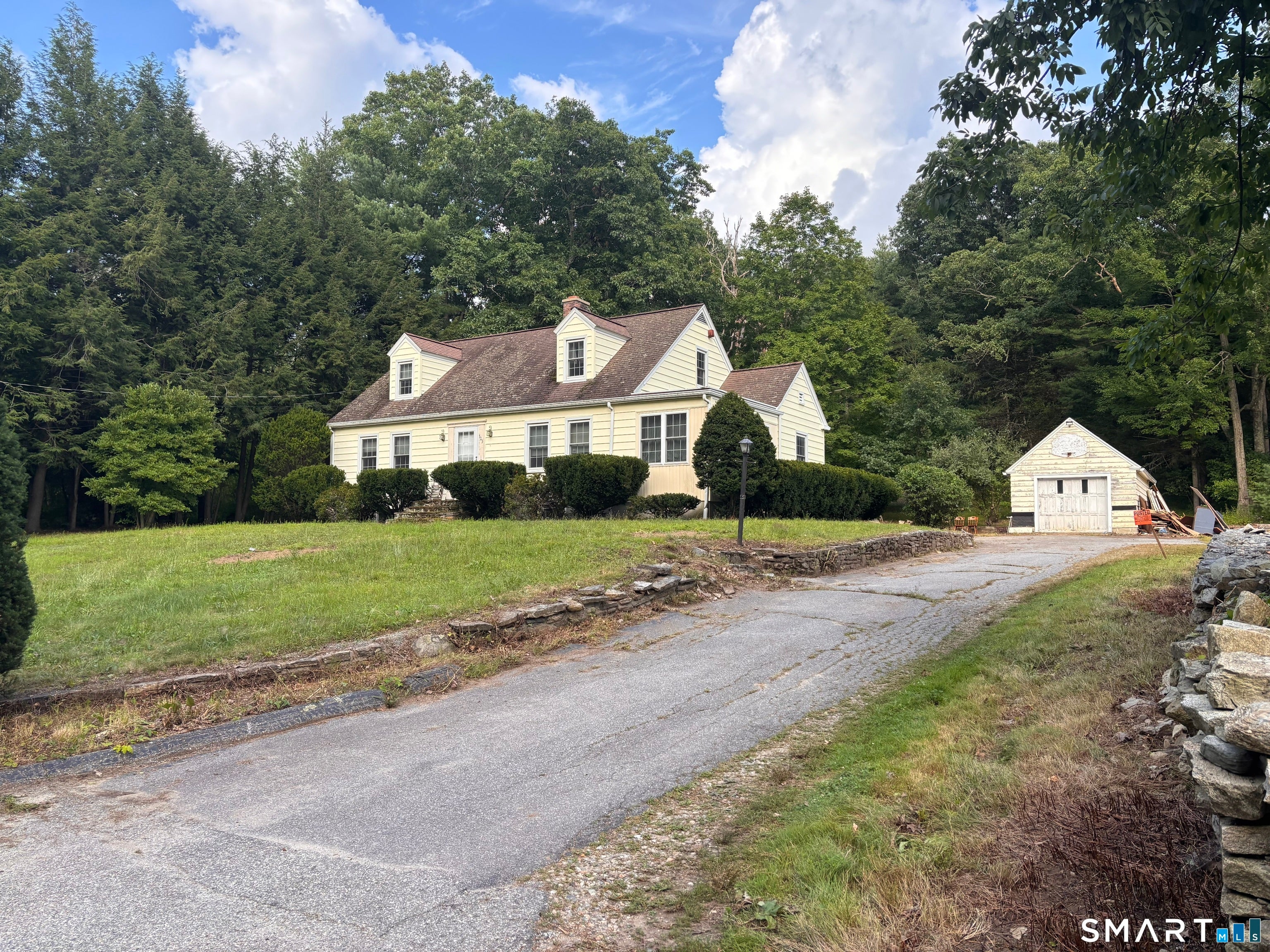 303 Riverside Drive — photo