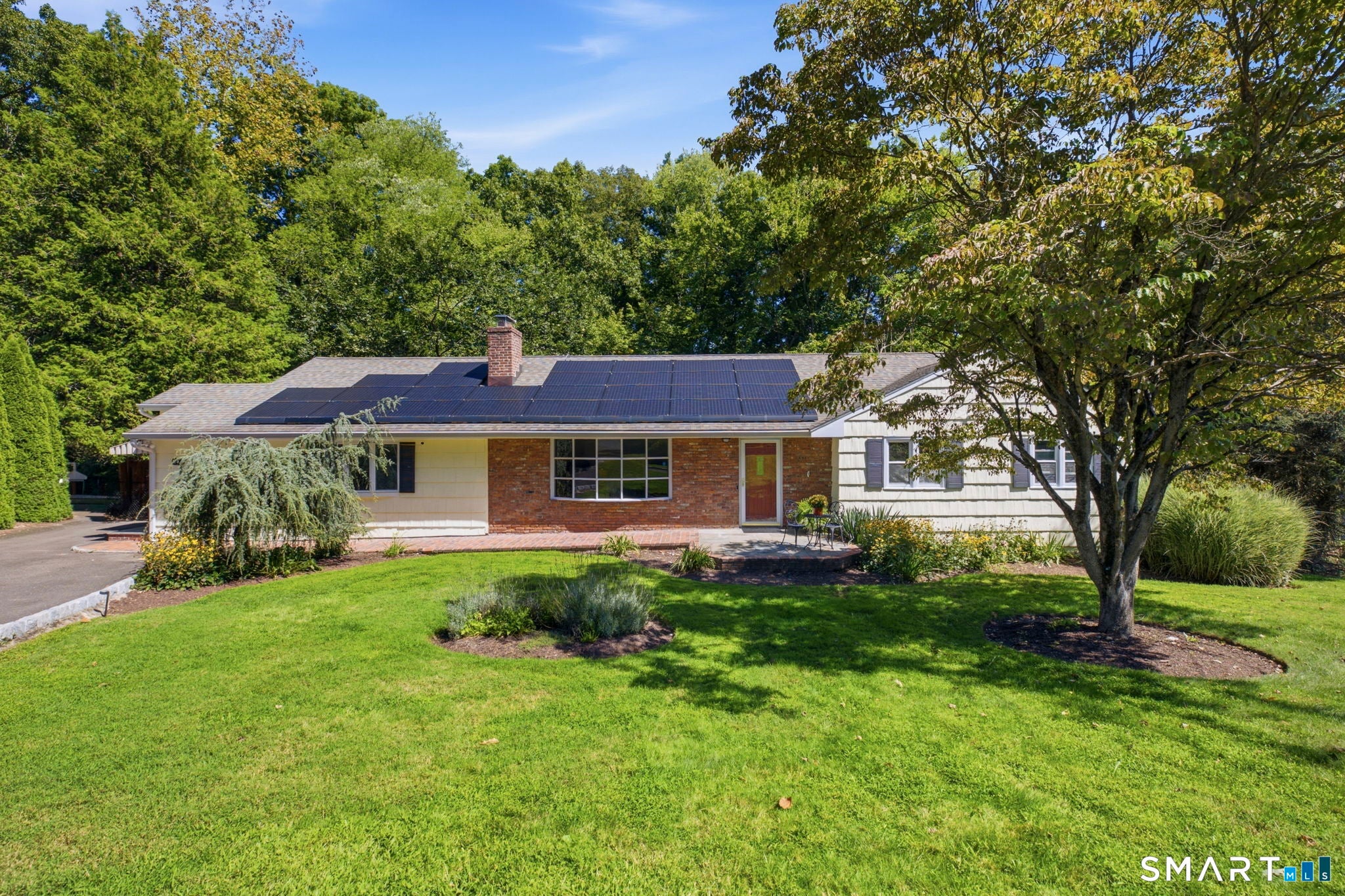 44 River Hill Drive — photo