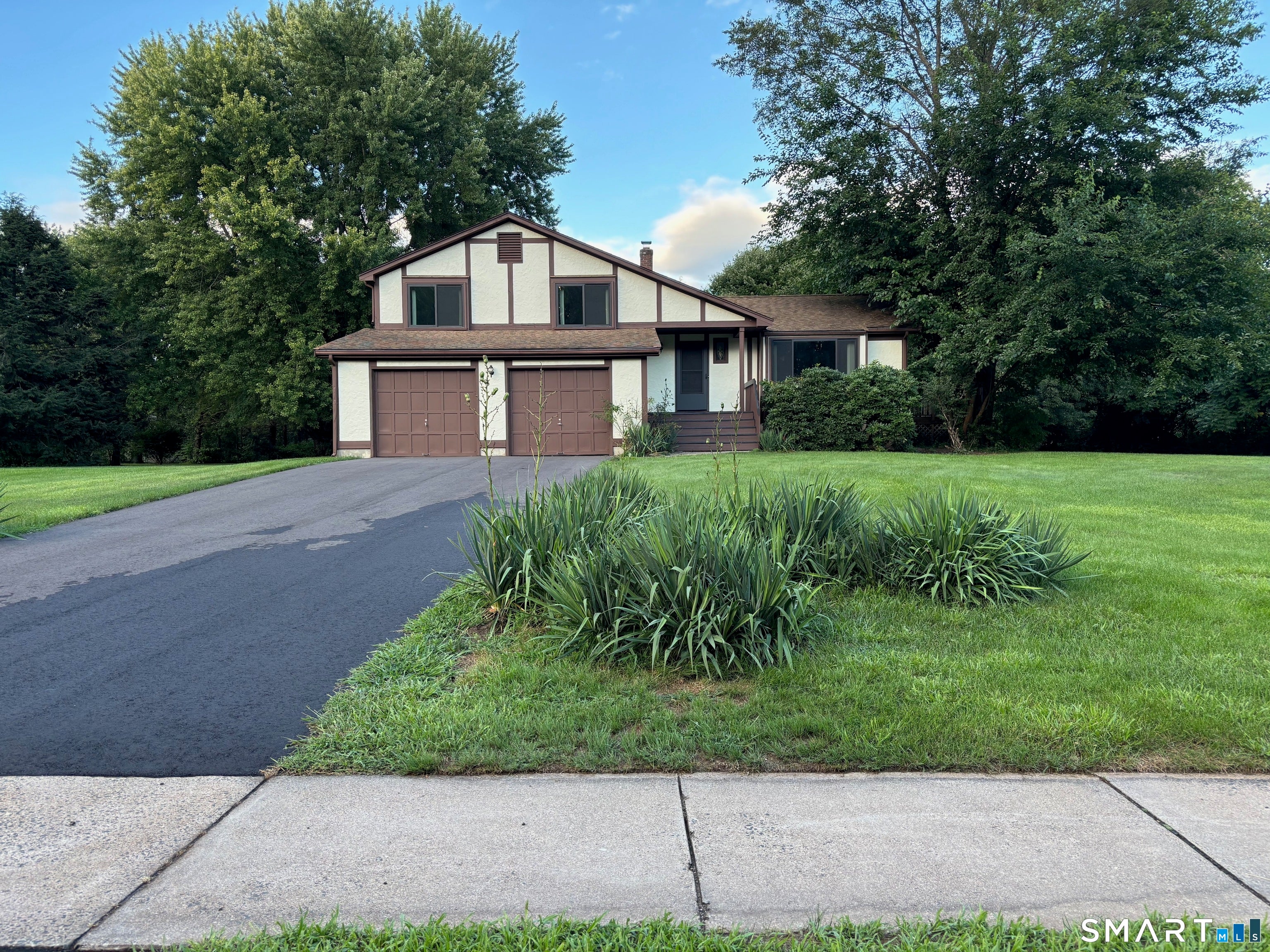 33 Lochview Drive — photo