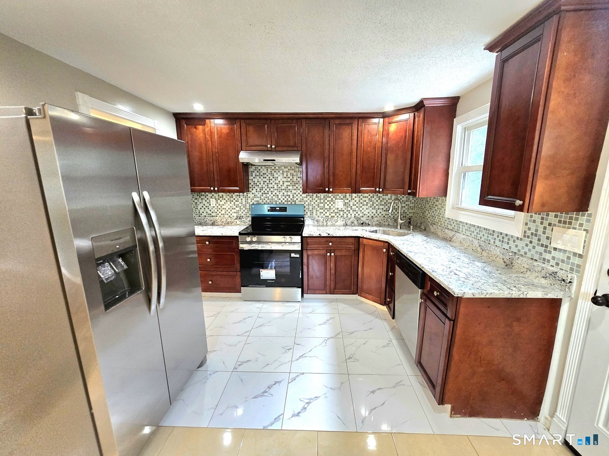 1 Jaybee Drive, Bloomfield, CT 06002 — photo 2