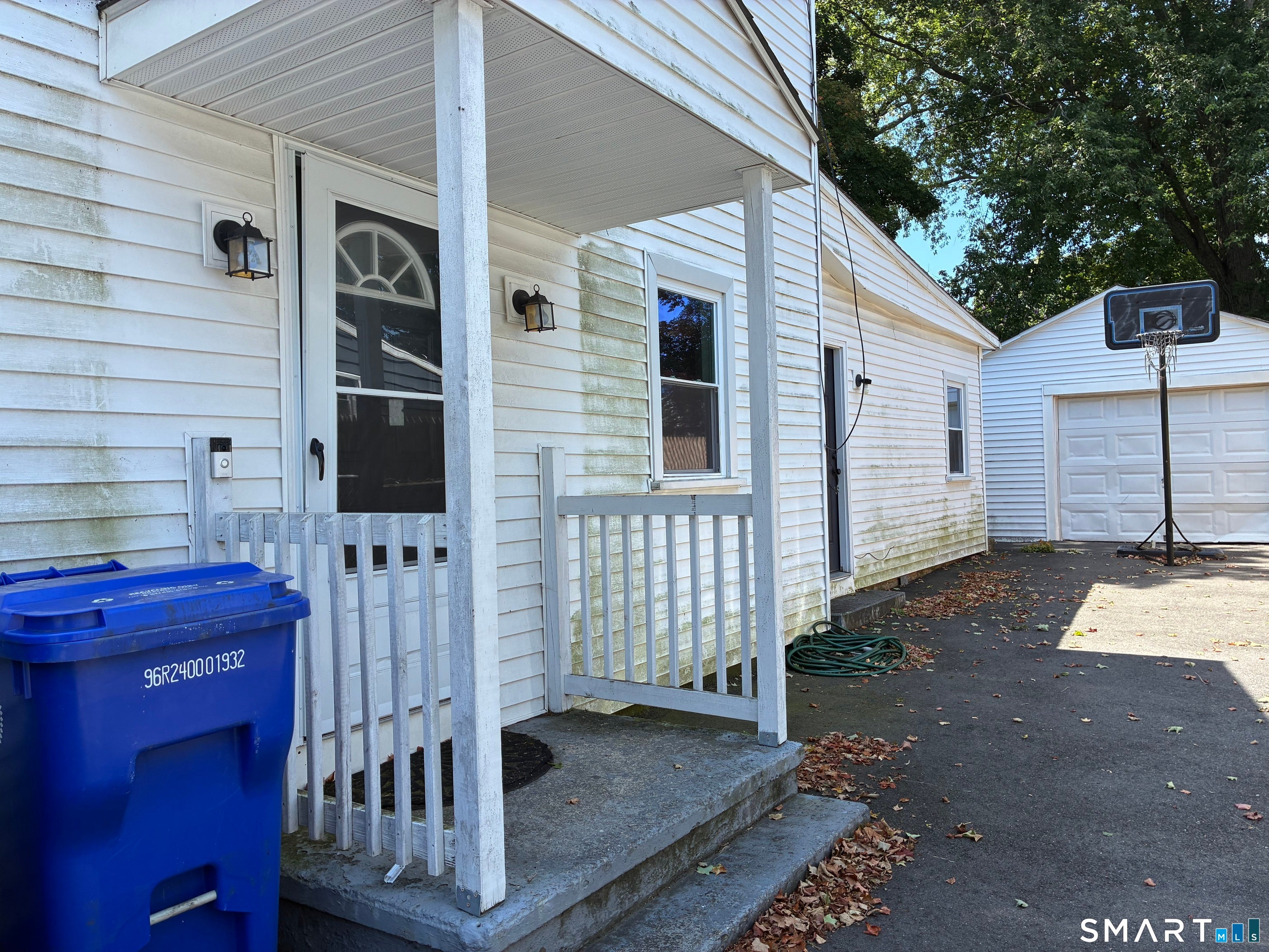 Home in Stratford, CT 06615 — photo 2