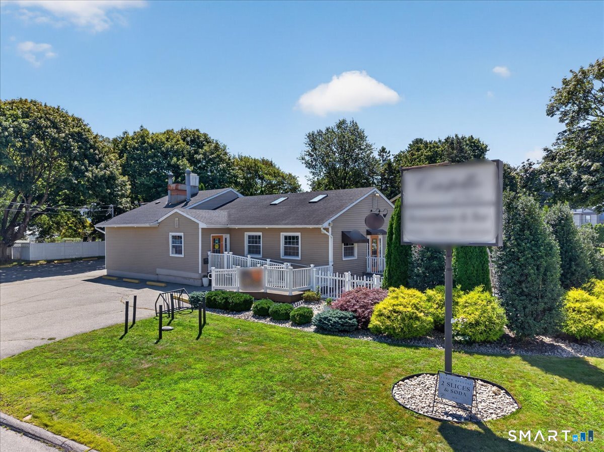 11 East Pattagansett Road — photo