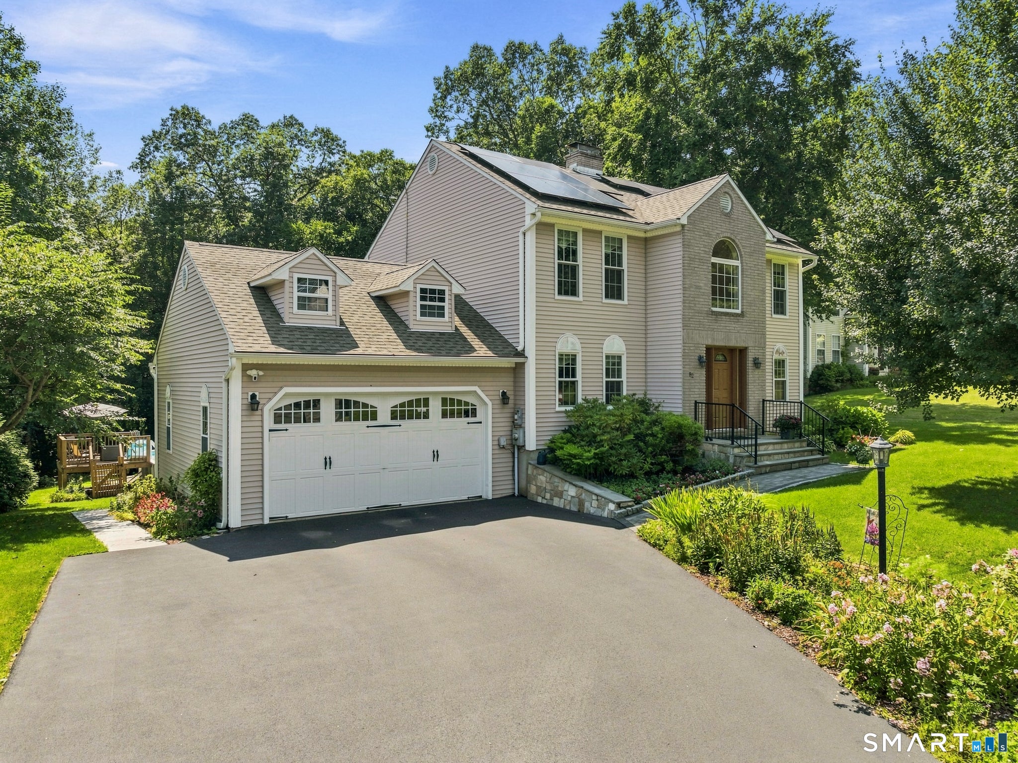 82 Nicole Drive — photo