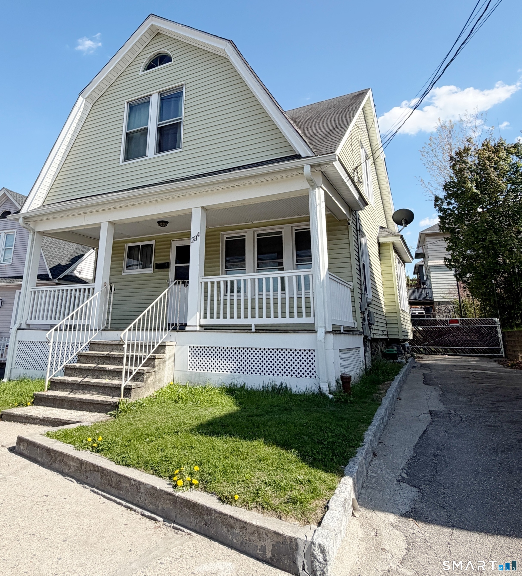 Home in Waterbury, CT 06705 — photo 2