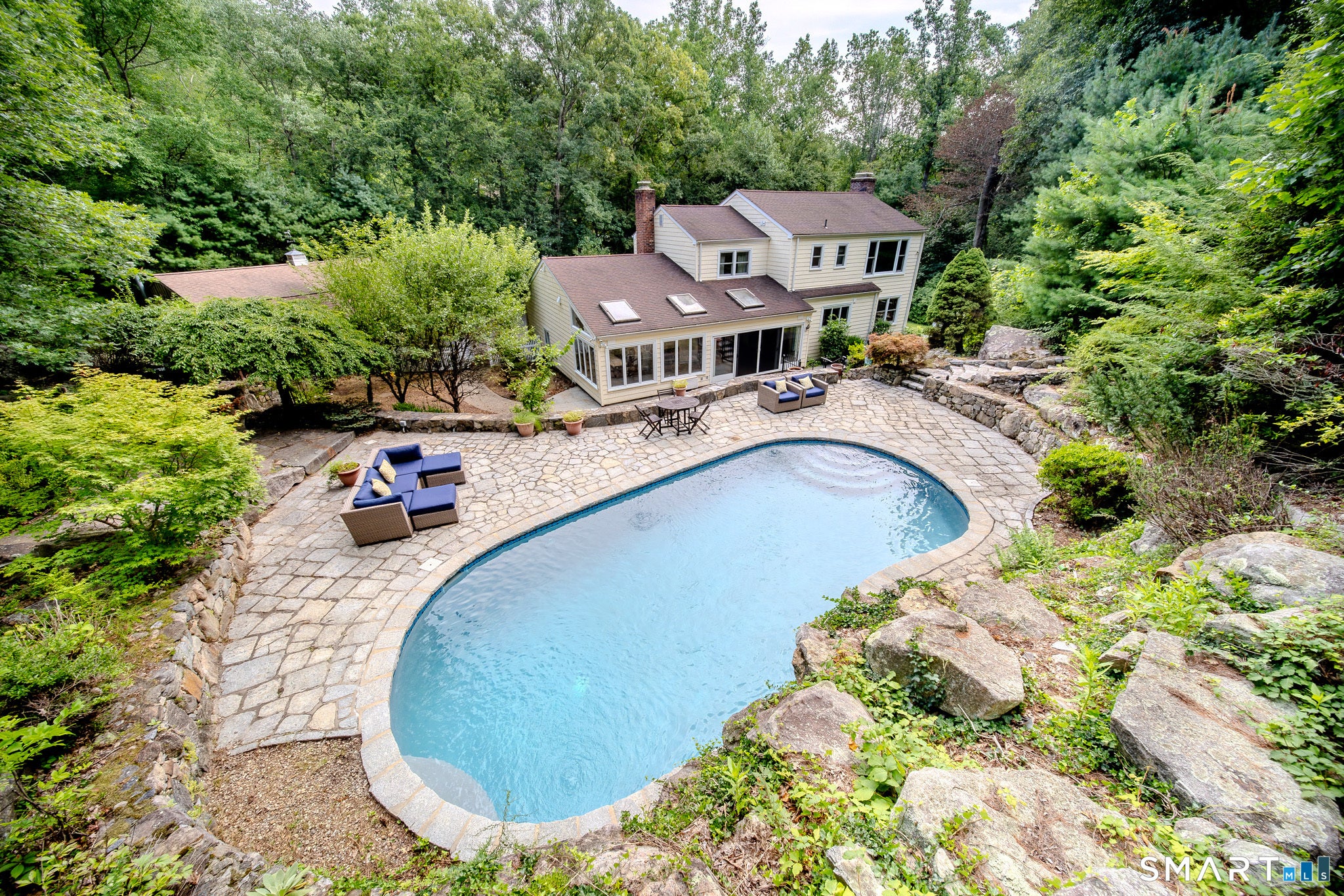 237 Chestnut Hill Road — photo