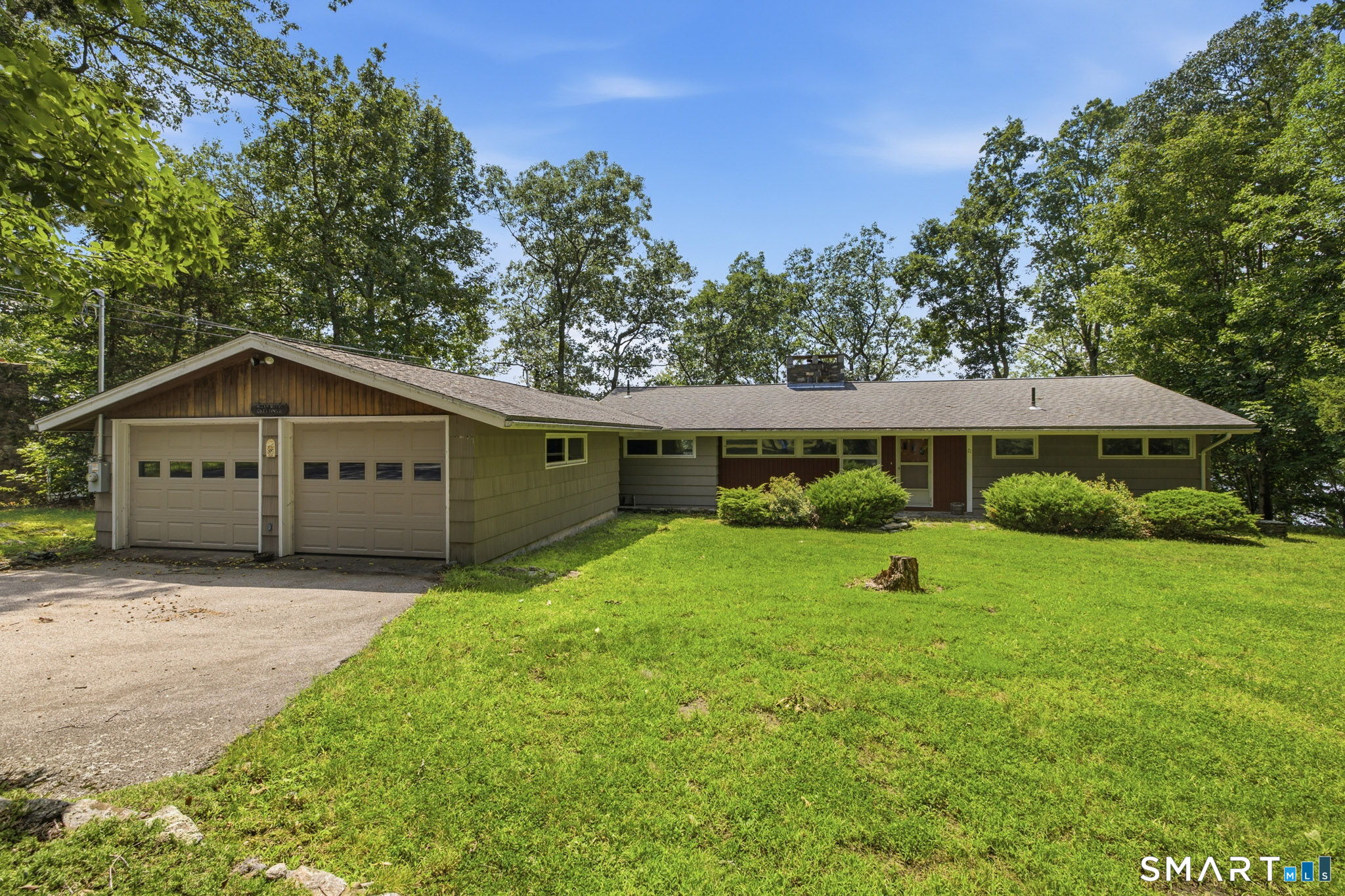 21 Hickory Lane — photo