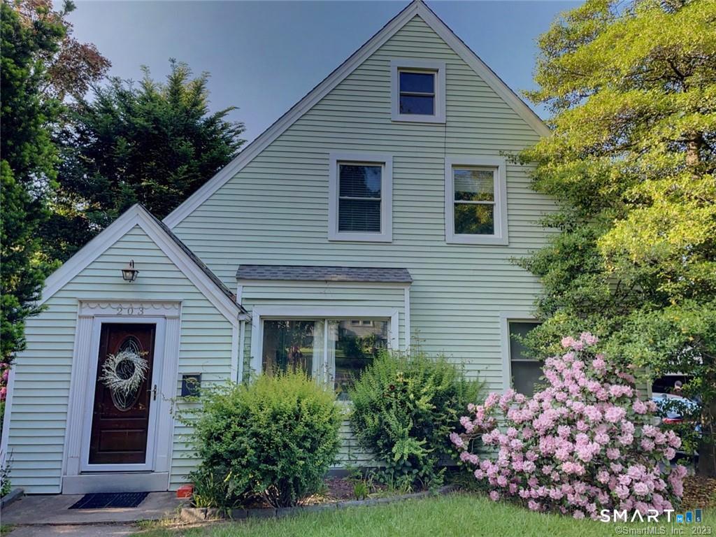 203 Toms Road — photo