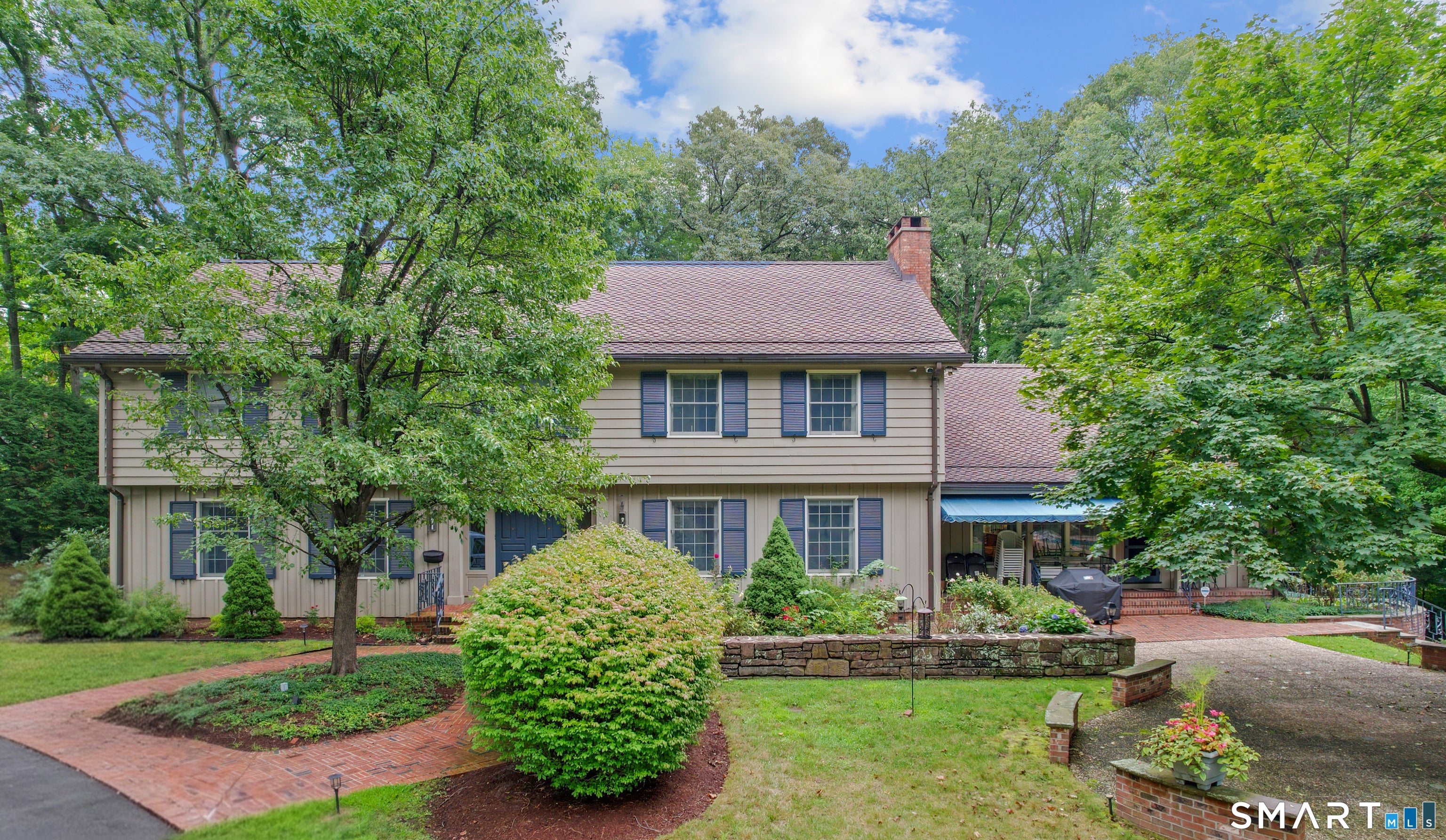 132 Roslyn Drive — photo
