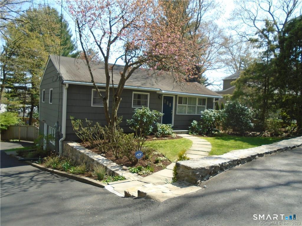 19 Hickory Drive — photo