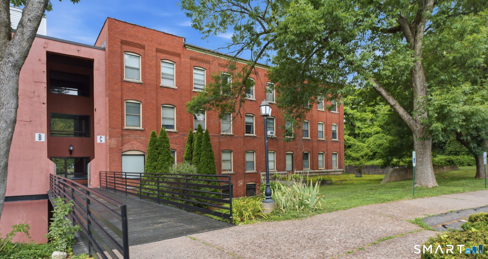 222 Williams Street East 228 — photo