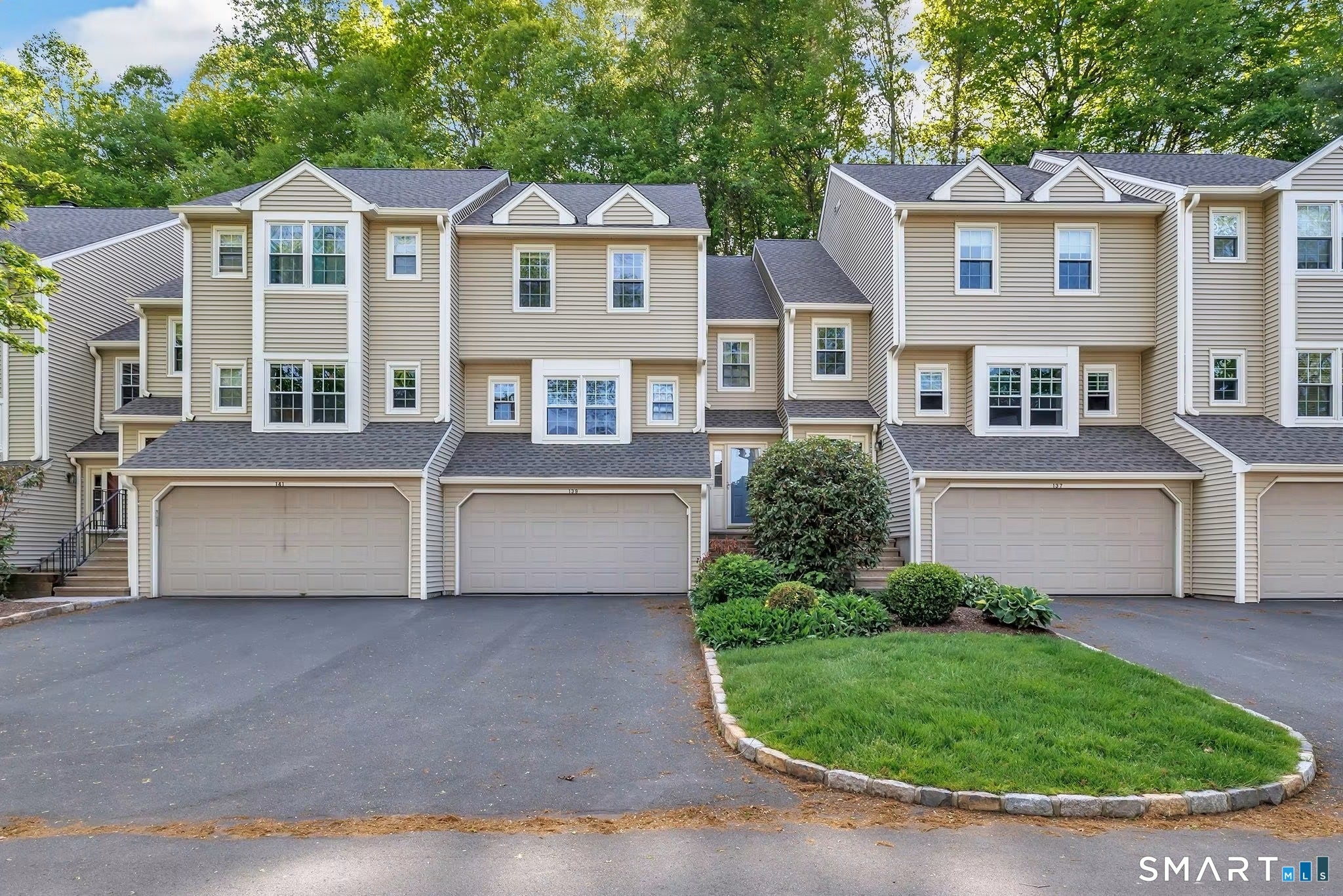 139 Governor Trumbull Way 139 — photo