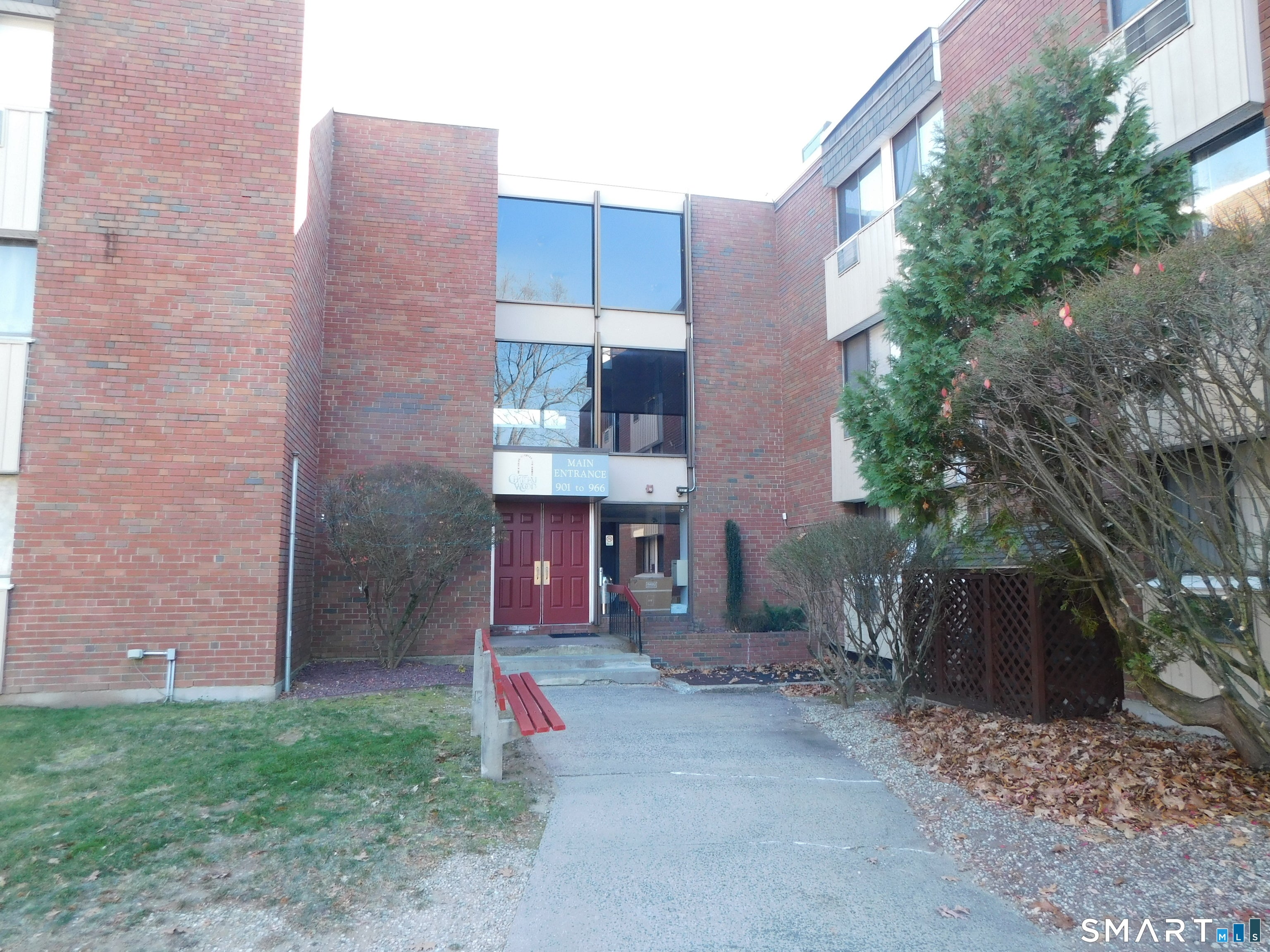 903 High Path Road — photo