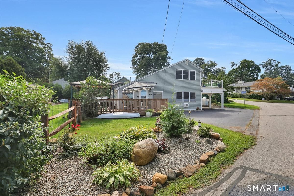 16 Hawthorne Road — photo