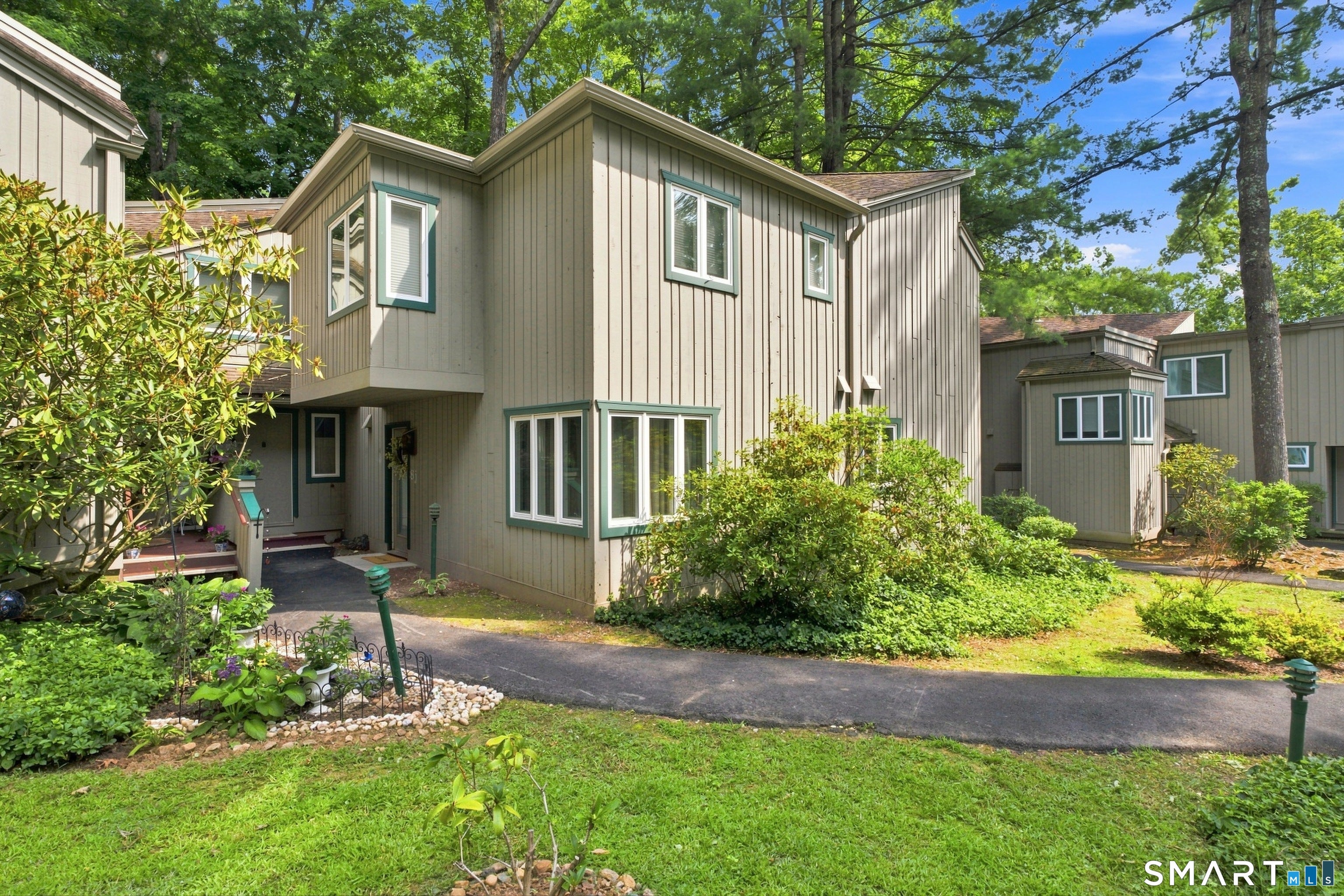 8 Lyle Court J — photo