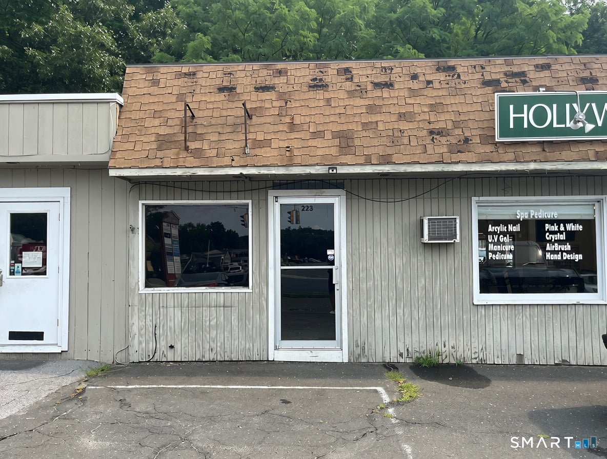 215 Albany Turnpike — photo