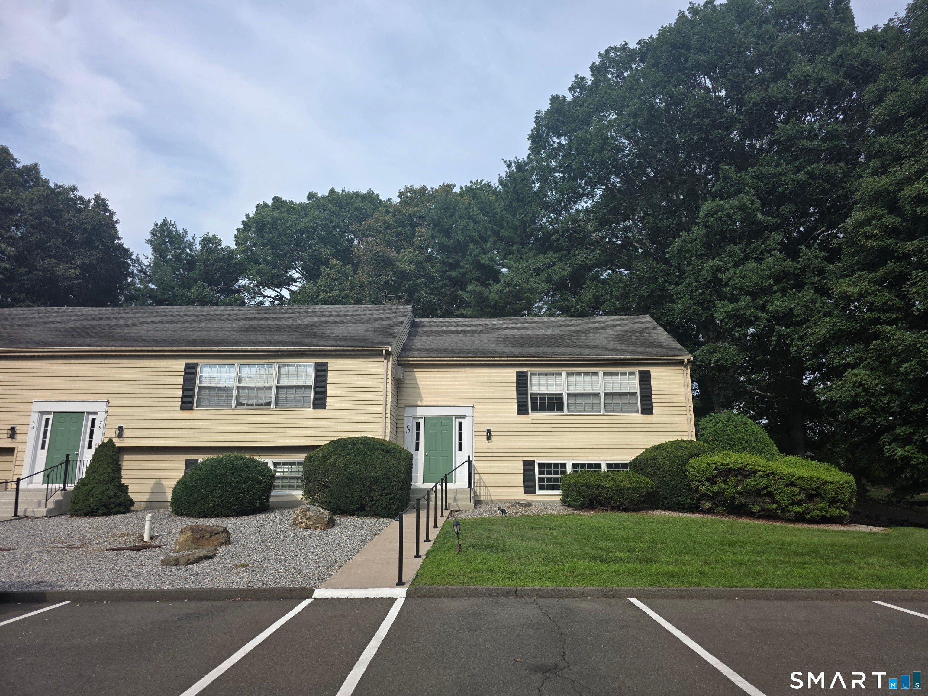 10 Brantwood Drive 10 — photo
