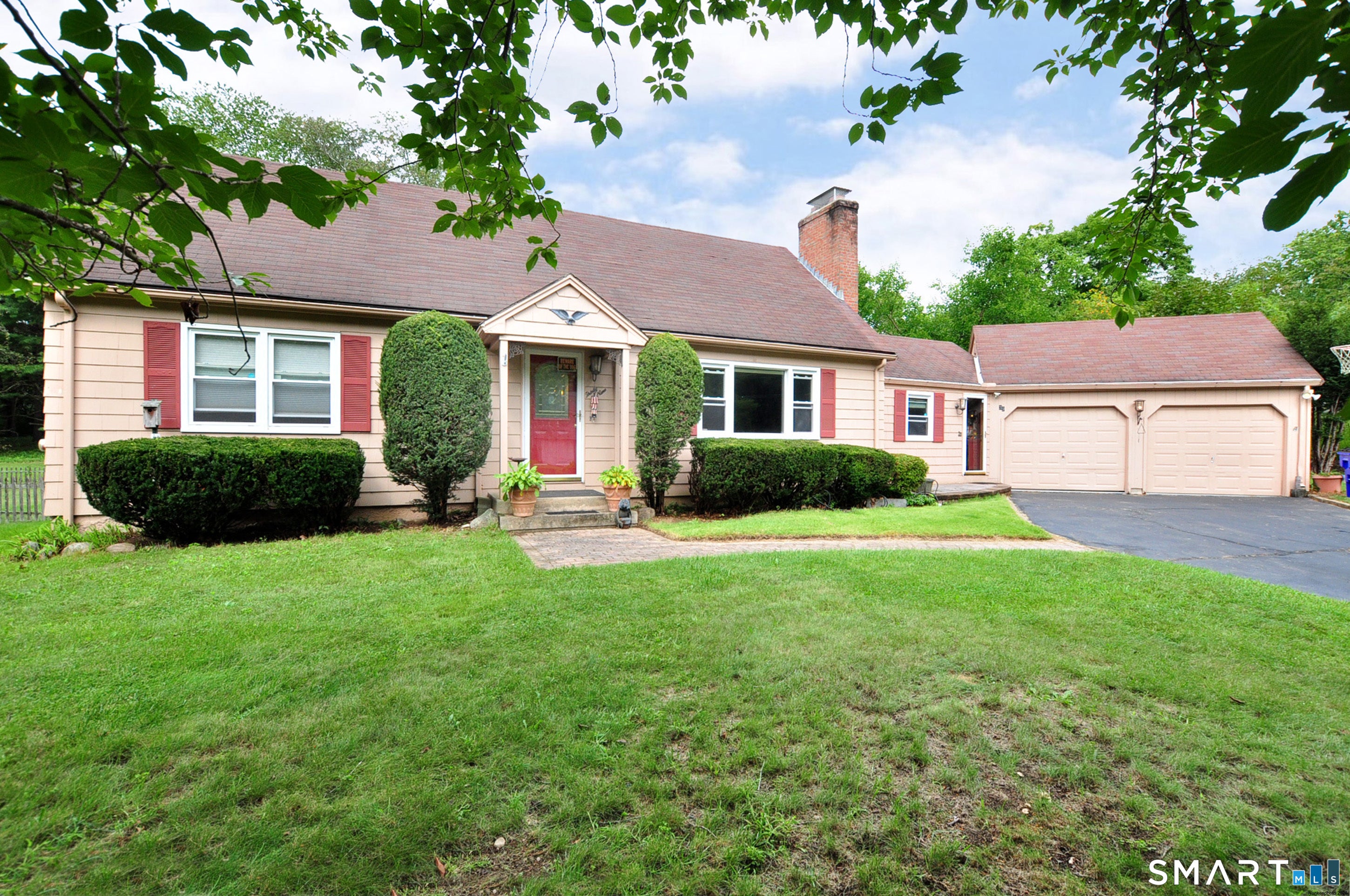 39 Sunnybrook Drive — photo