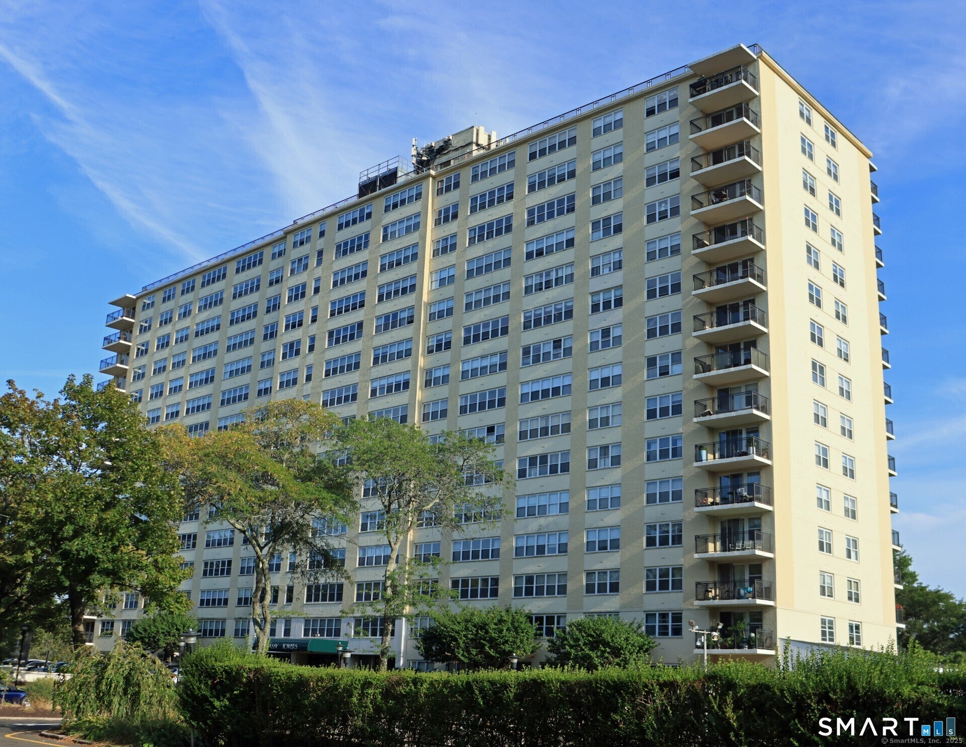 2625 Park Avenue 3F — photo