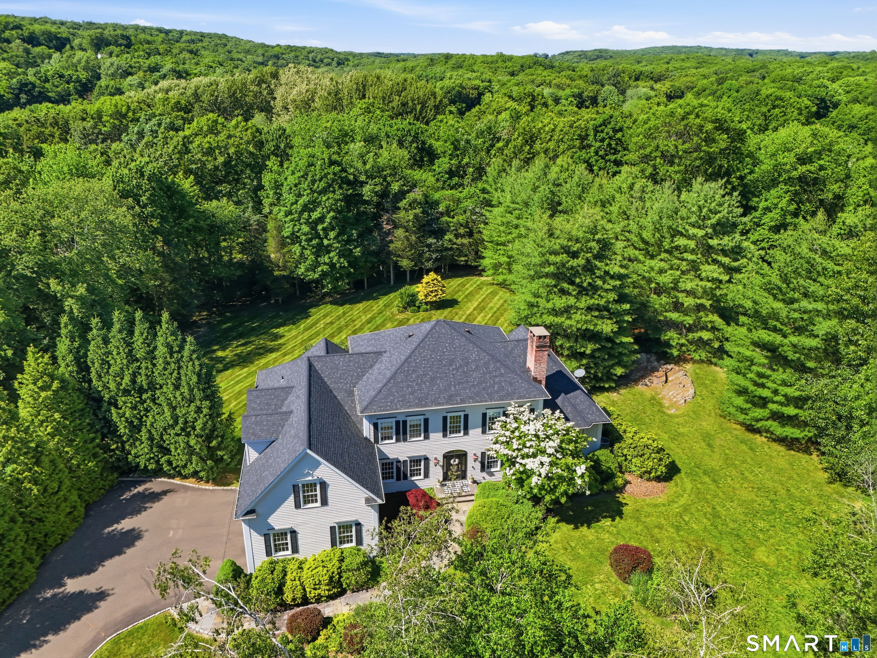 30 Carriage Drive — photo