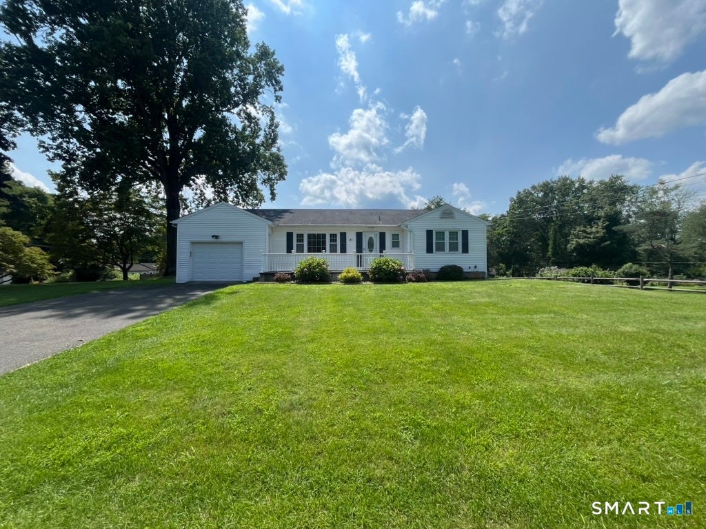 21 Brookfield Meadows Road — photo
