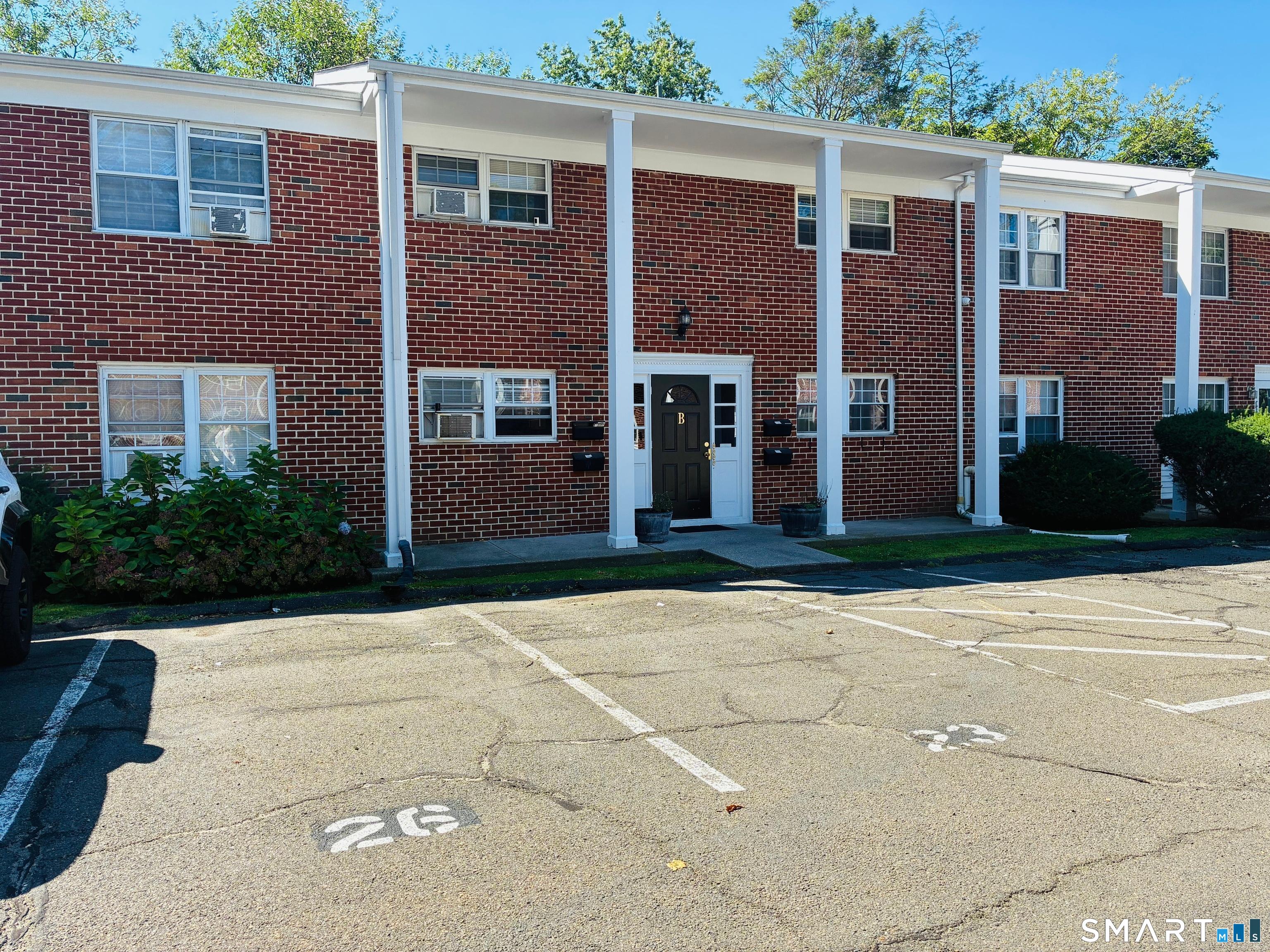 125 Lawn Avenue B6 — photo