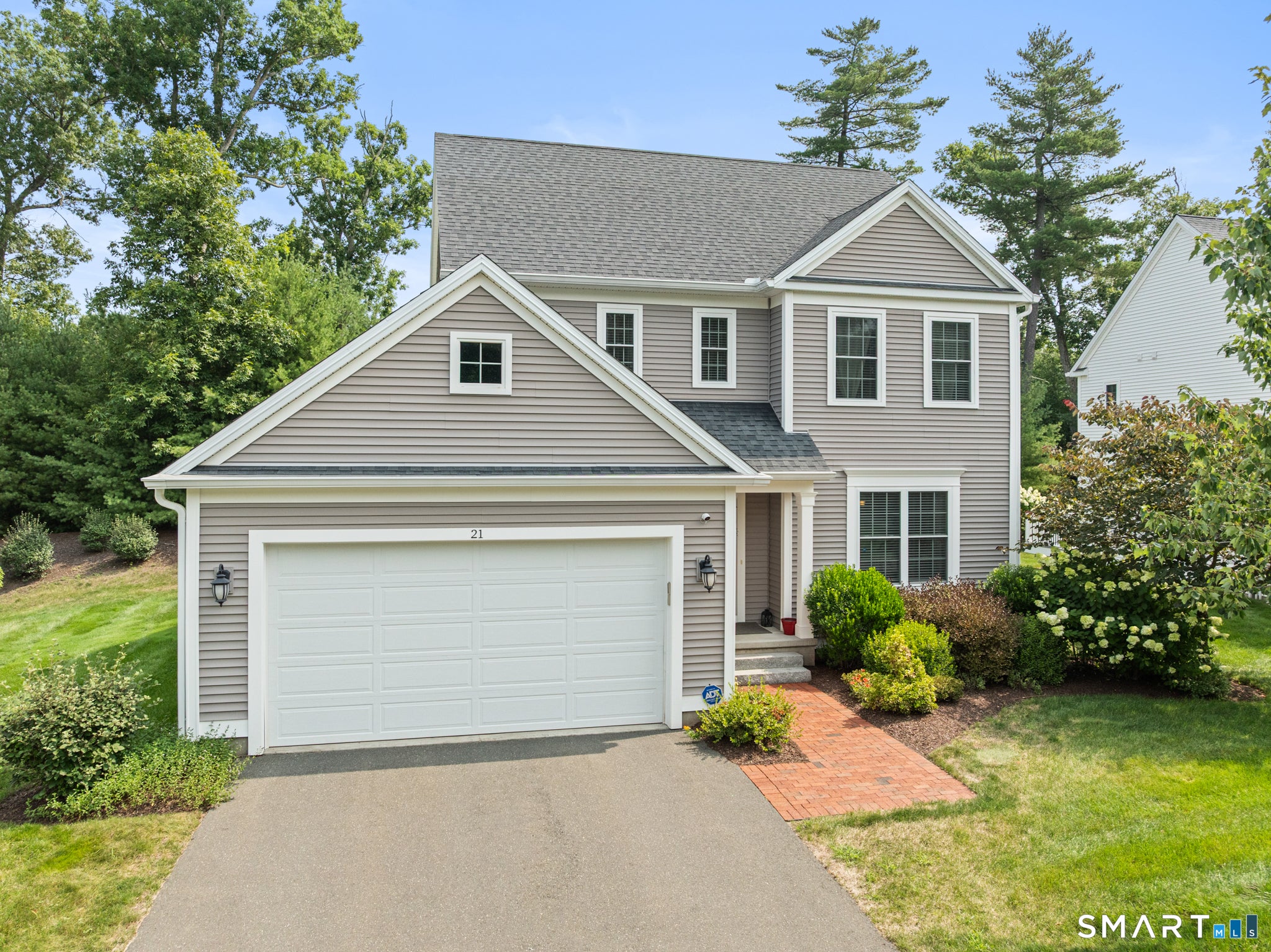 21 Carson Way — photo