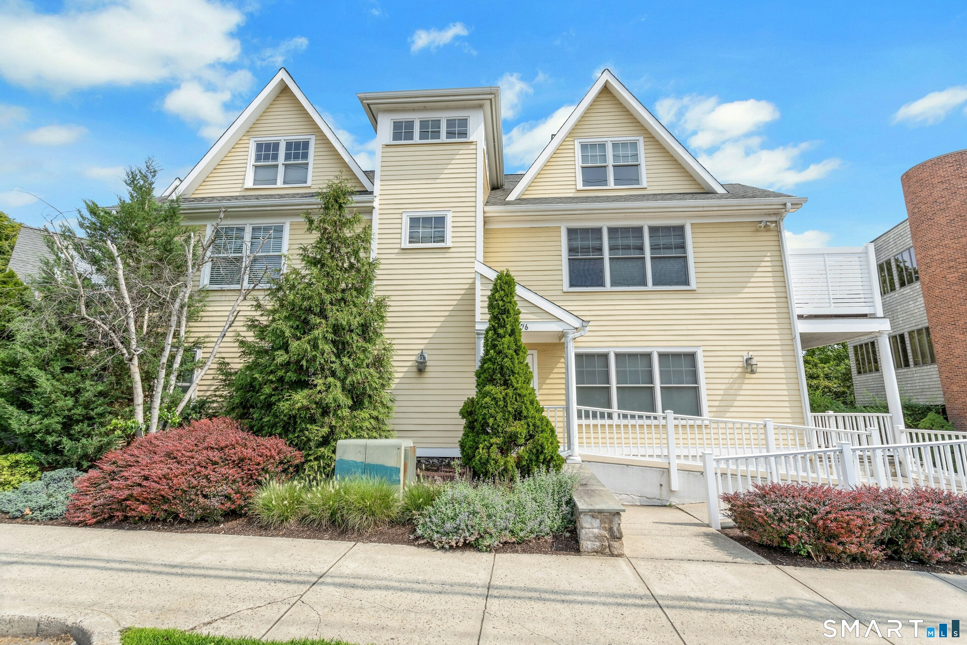 76 New Canaan Avenue 7 — photo