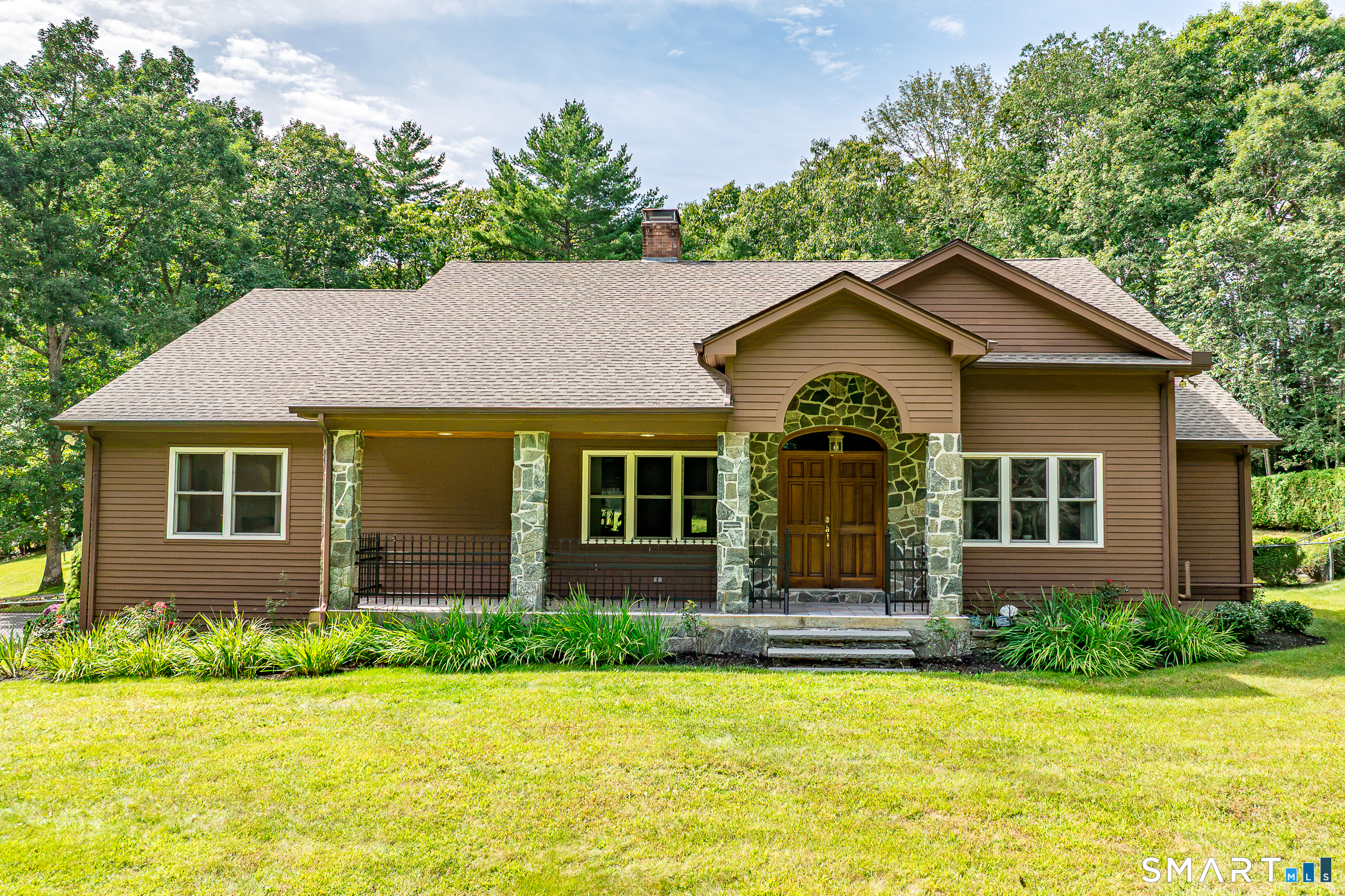 126 East Putnam Road, Putnam, CT 06260 — photo 2