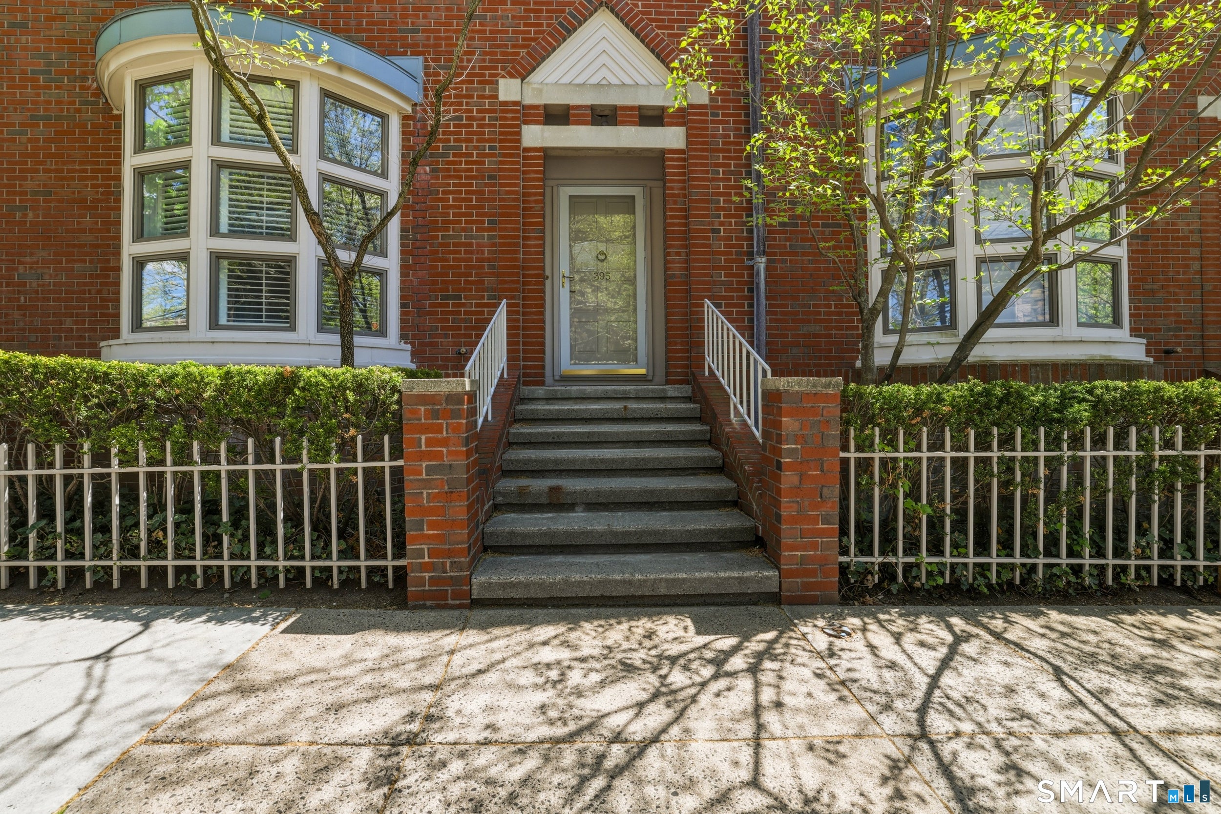 395 Temple Street 395 — photo