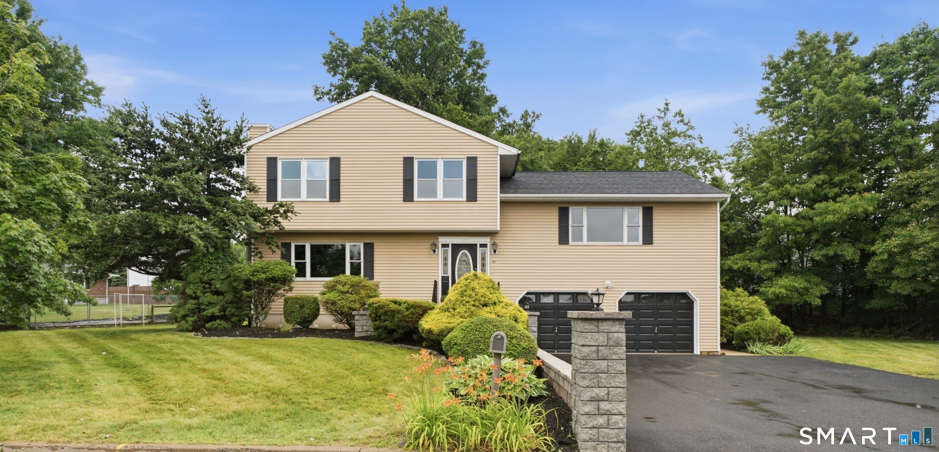 85 Geraldine Drive — photo