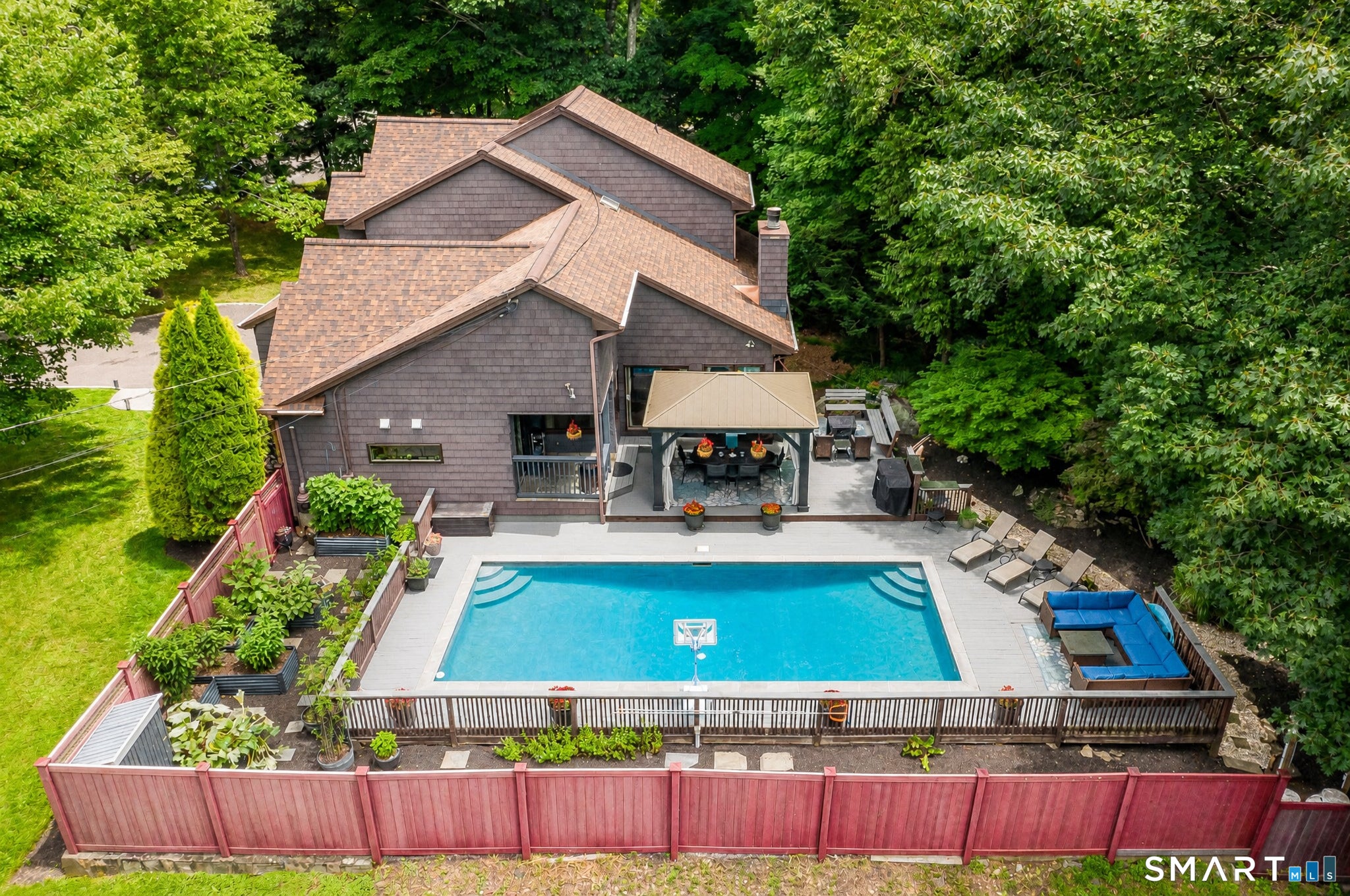 11 Coach Hill — photo