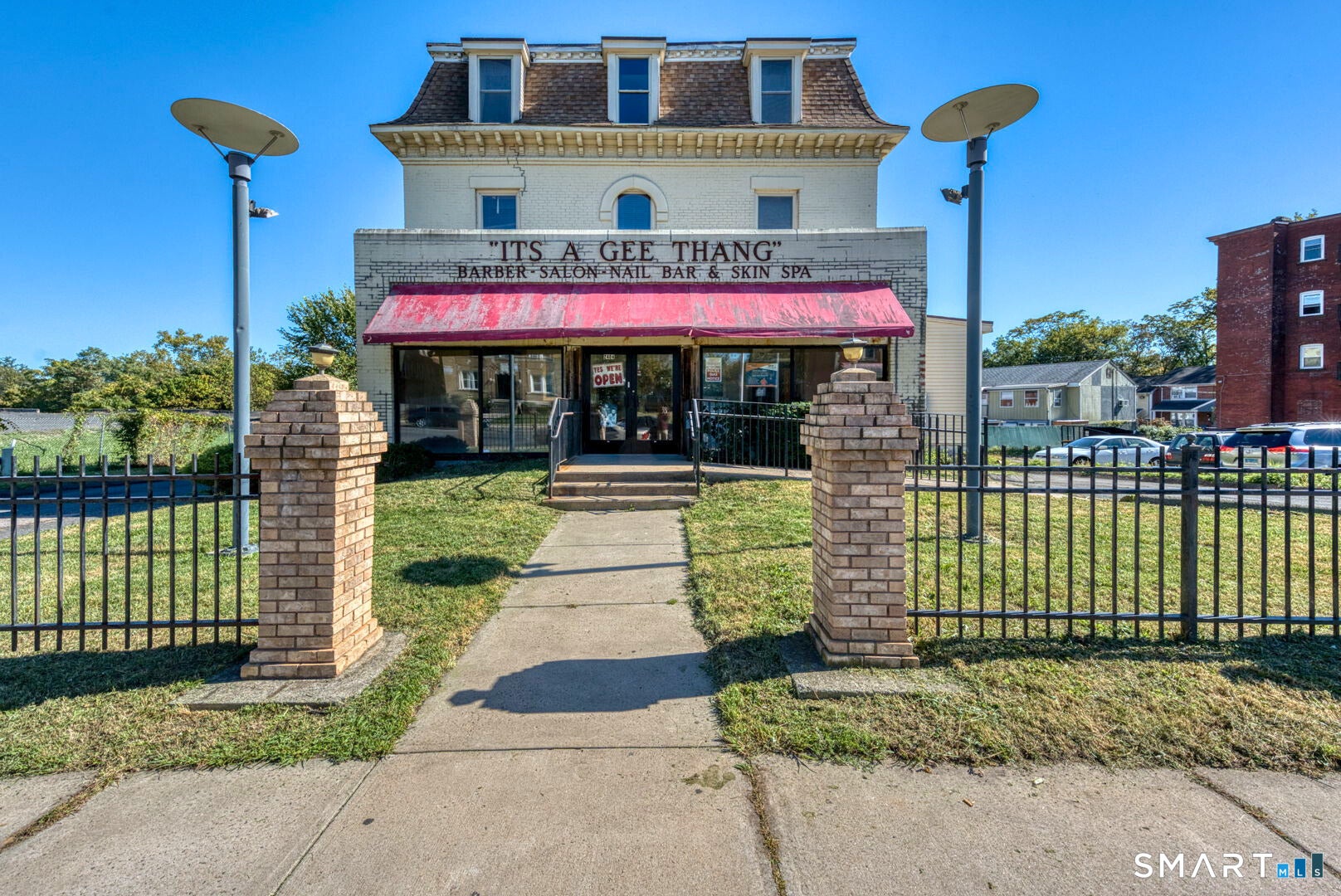 2404 Main Street — photo