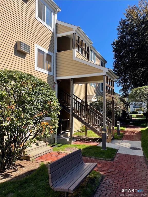 135 Flax Hill Road 10 — photo