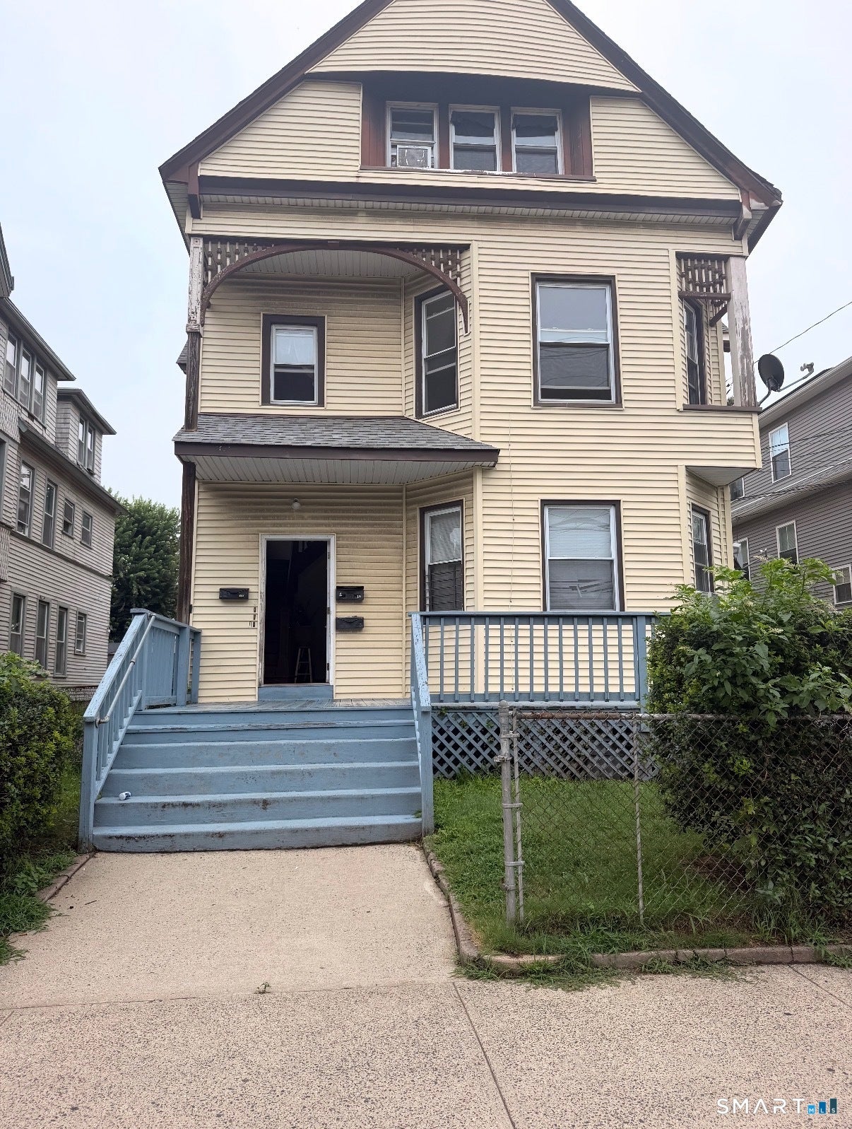 461 Howard Avenue 2 — photo