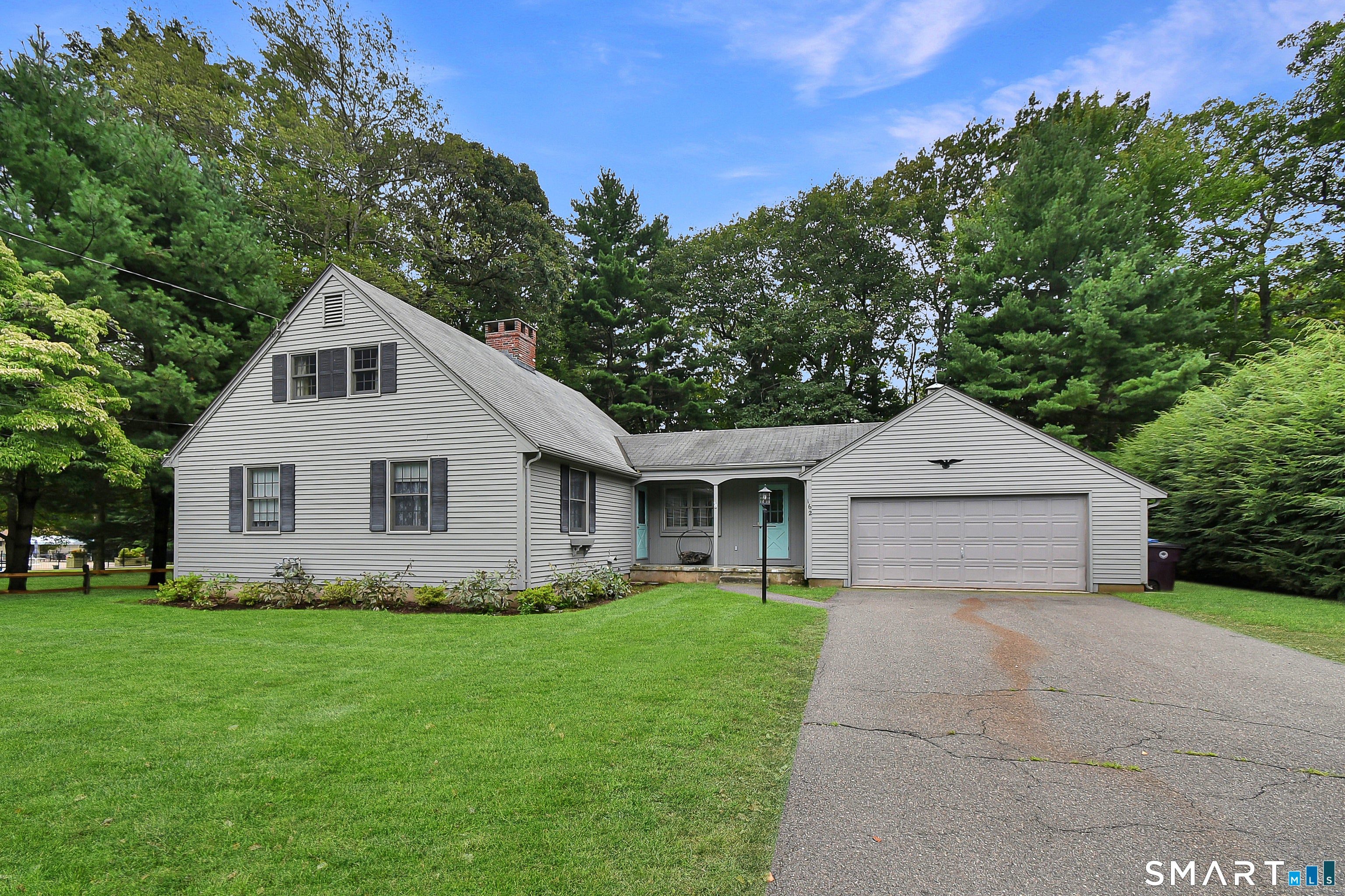 162 Roslyn Drive — photo