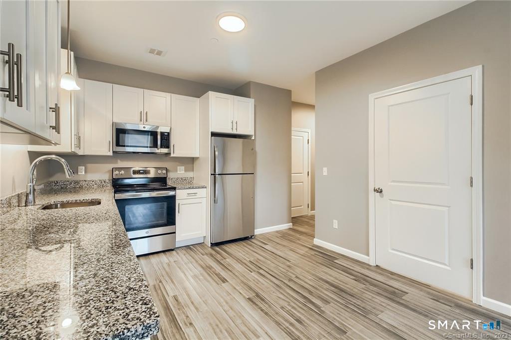 9 Steele Boulevard 207 — photo