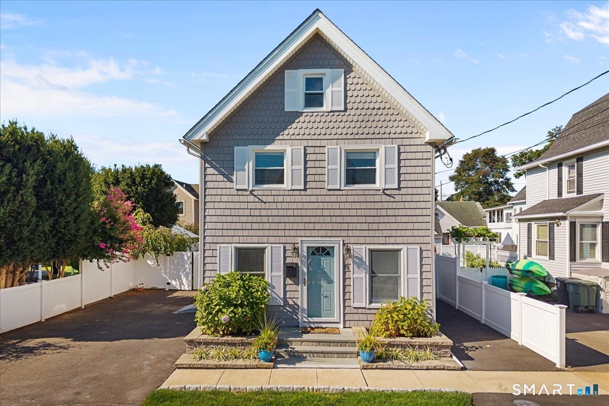 15 Elm Street — photo