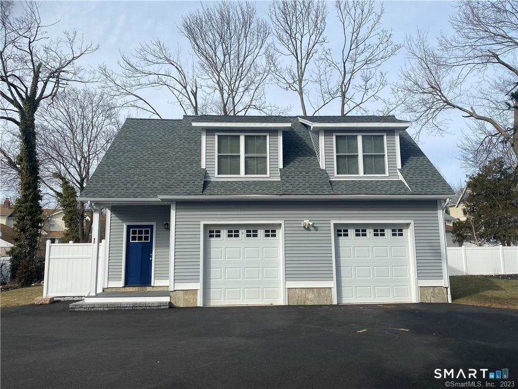 8 Svea Avenue C — photo