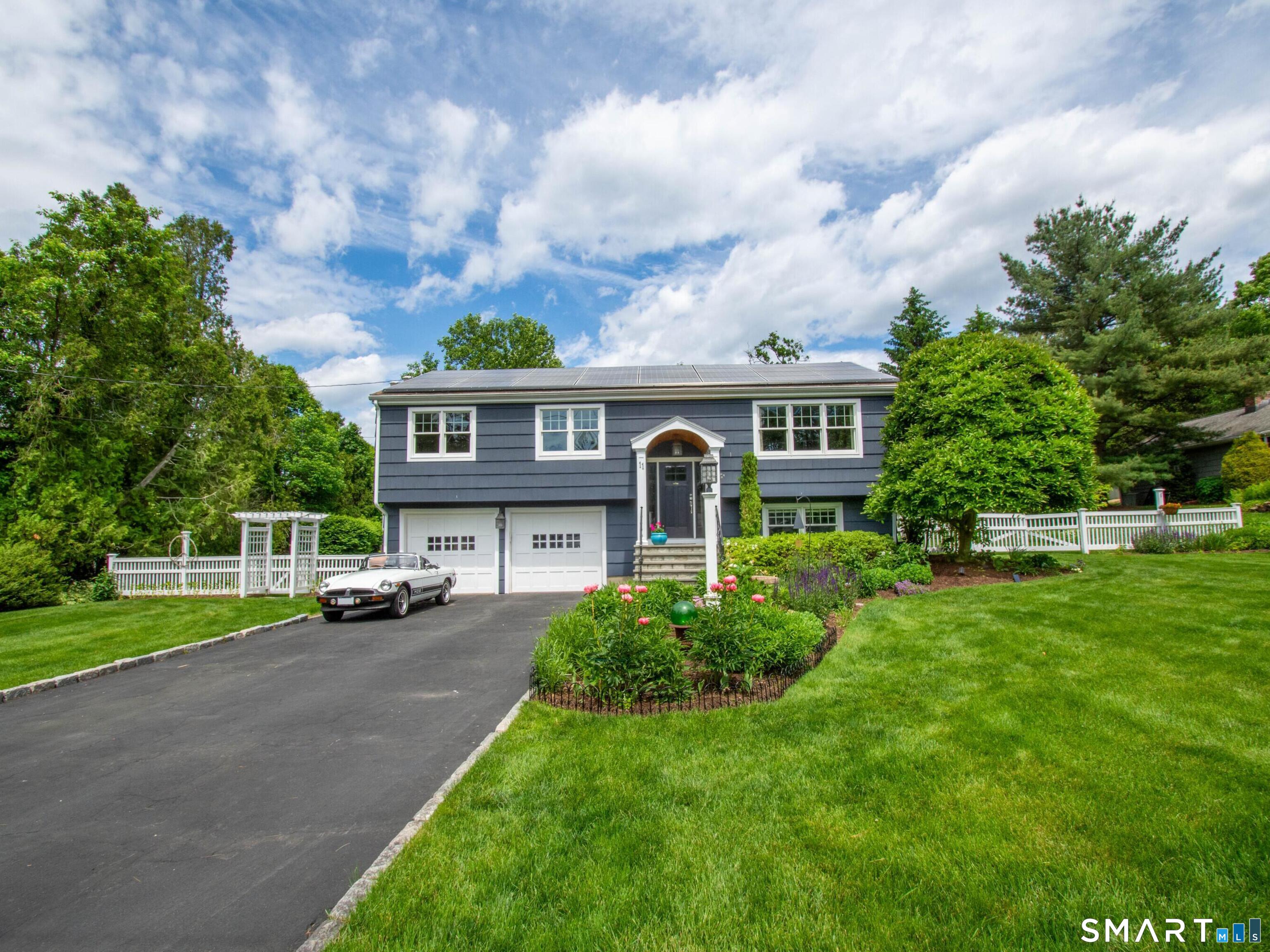 11 Crestwood Drive — photo