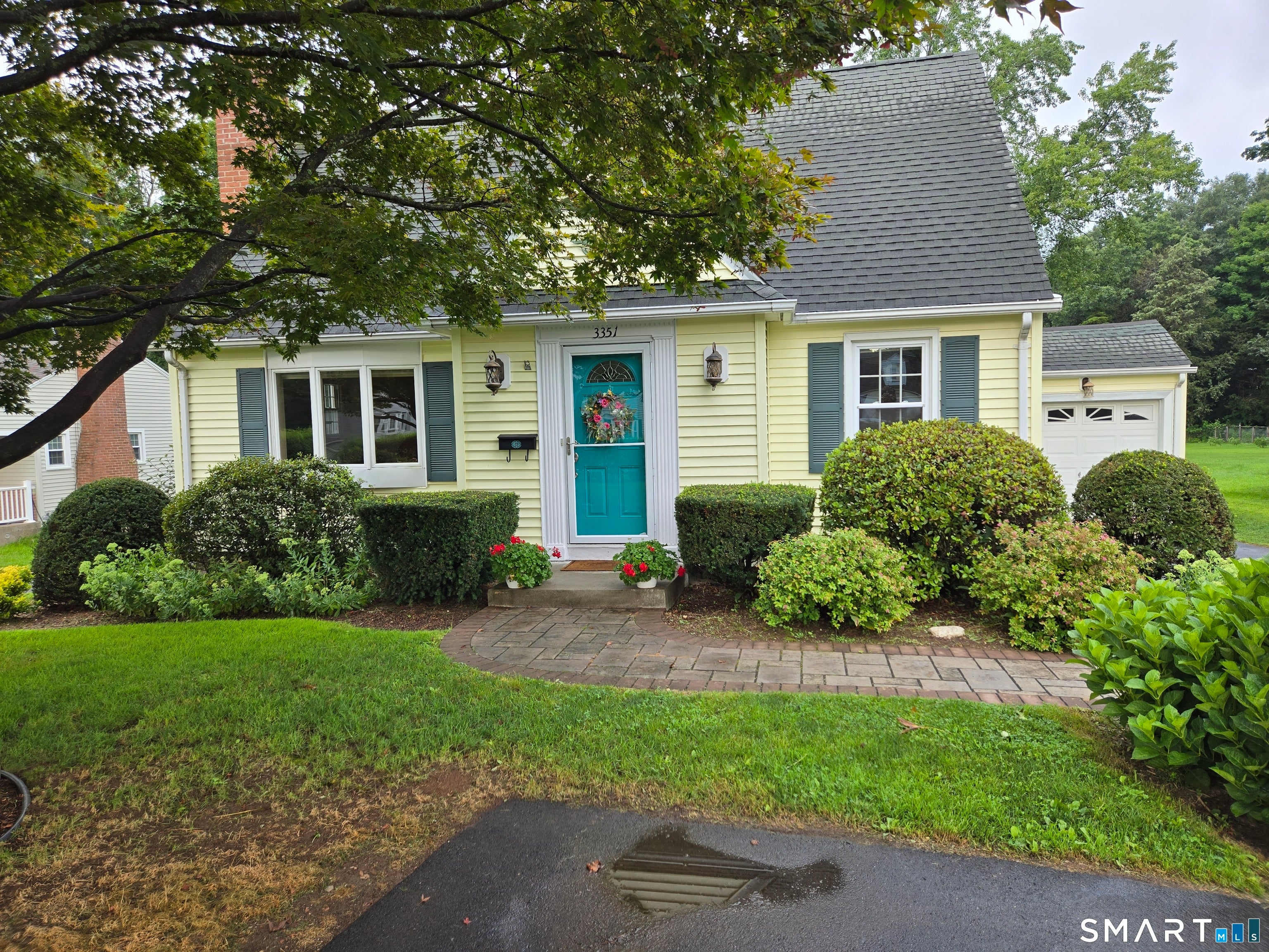 3351 Main Street — photo