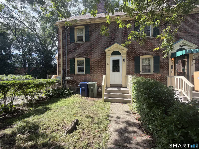 211 Alsace Street — photo