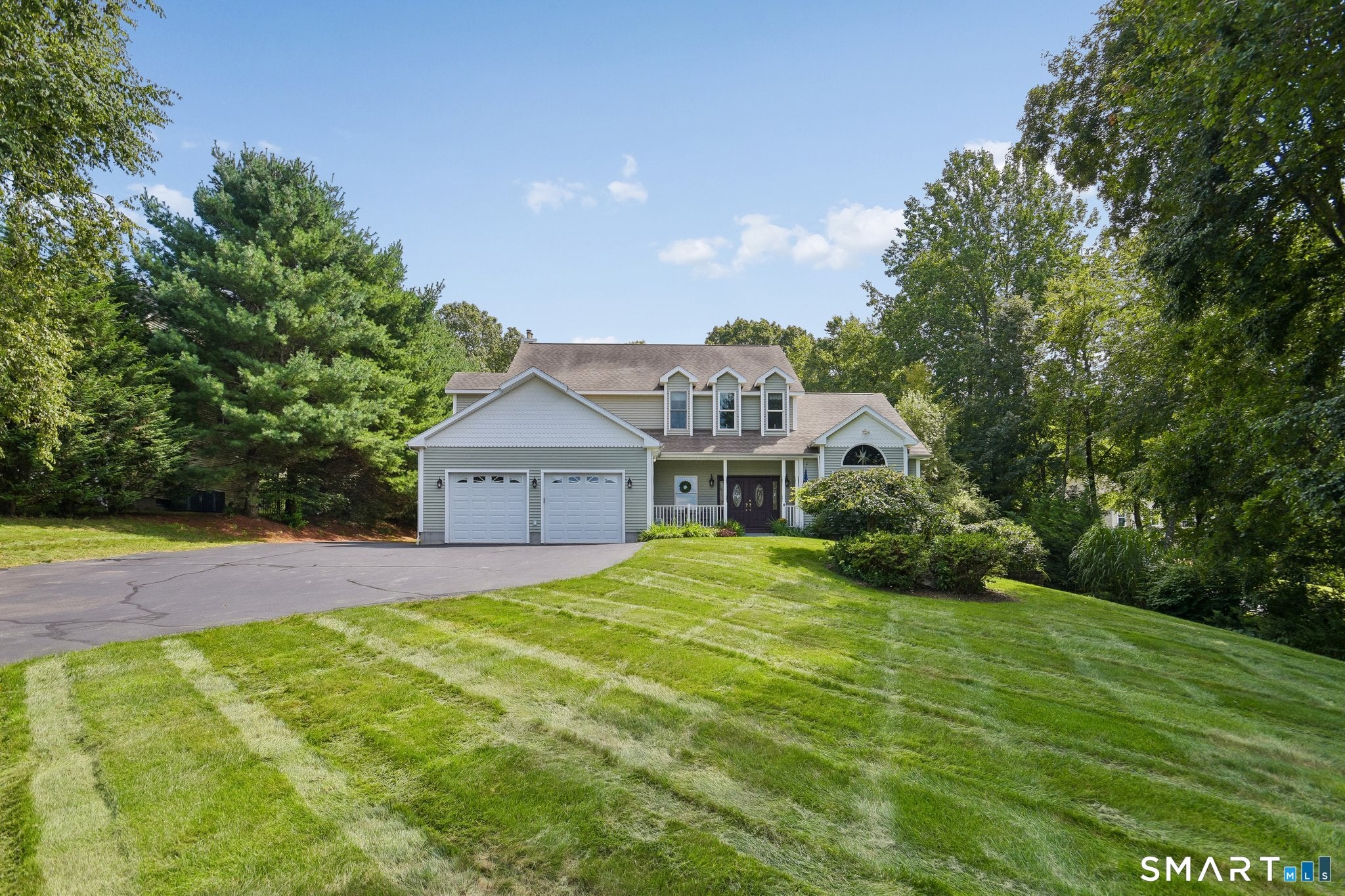 8 White Oak Lane — photo