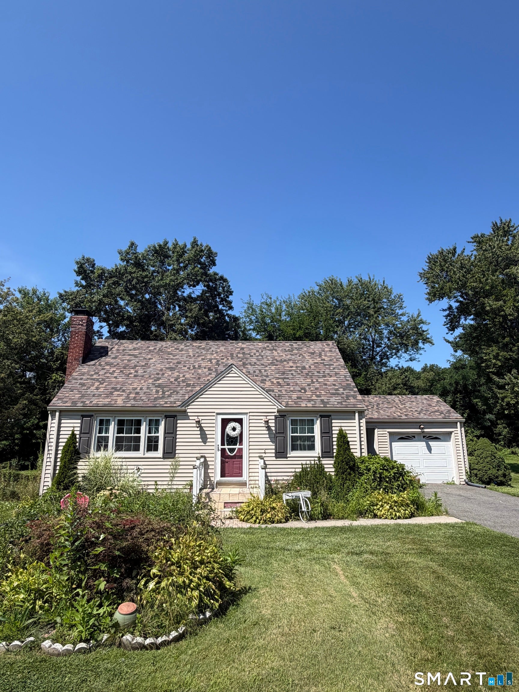 905 Plymouth Street — photo