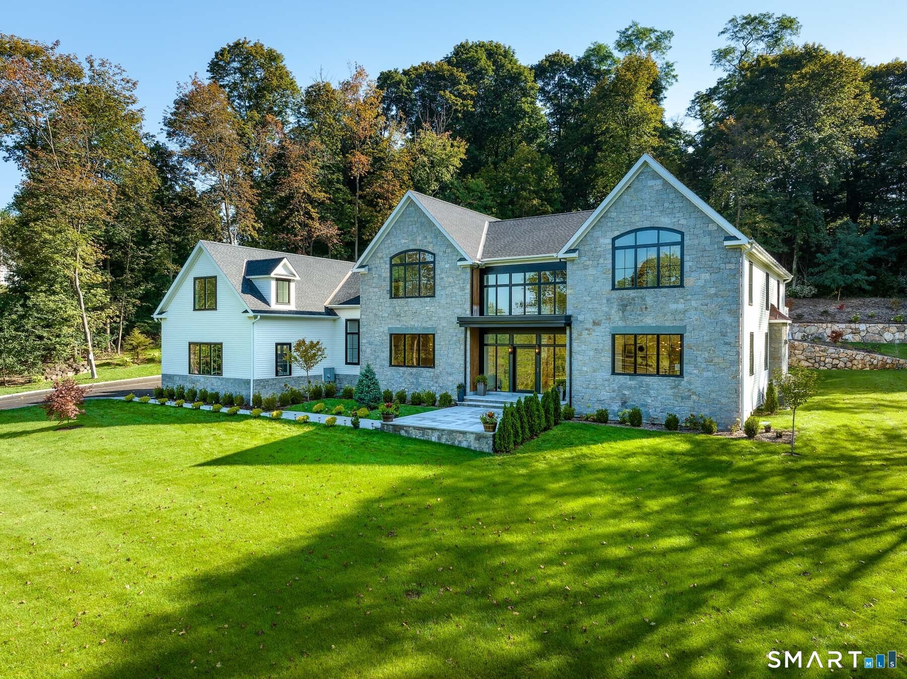 460 Middlesex Road — photo