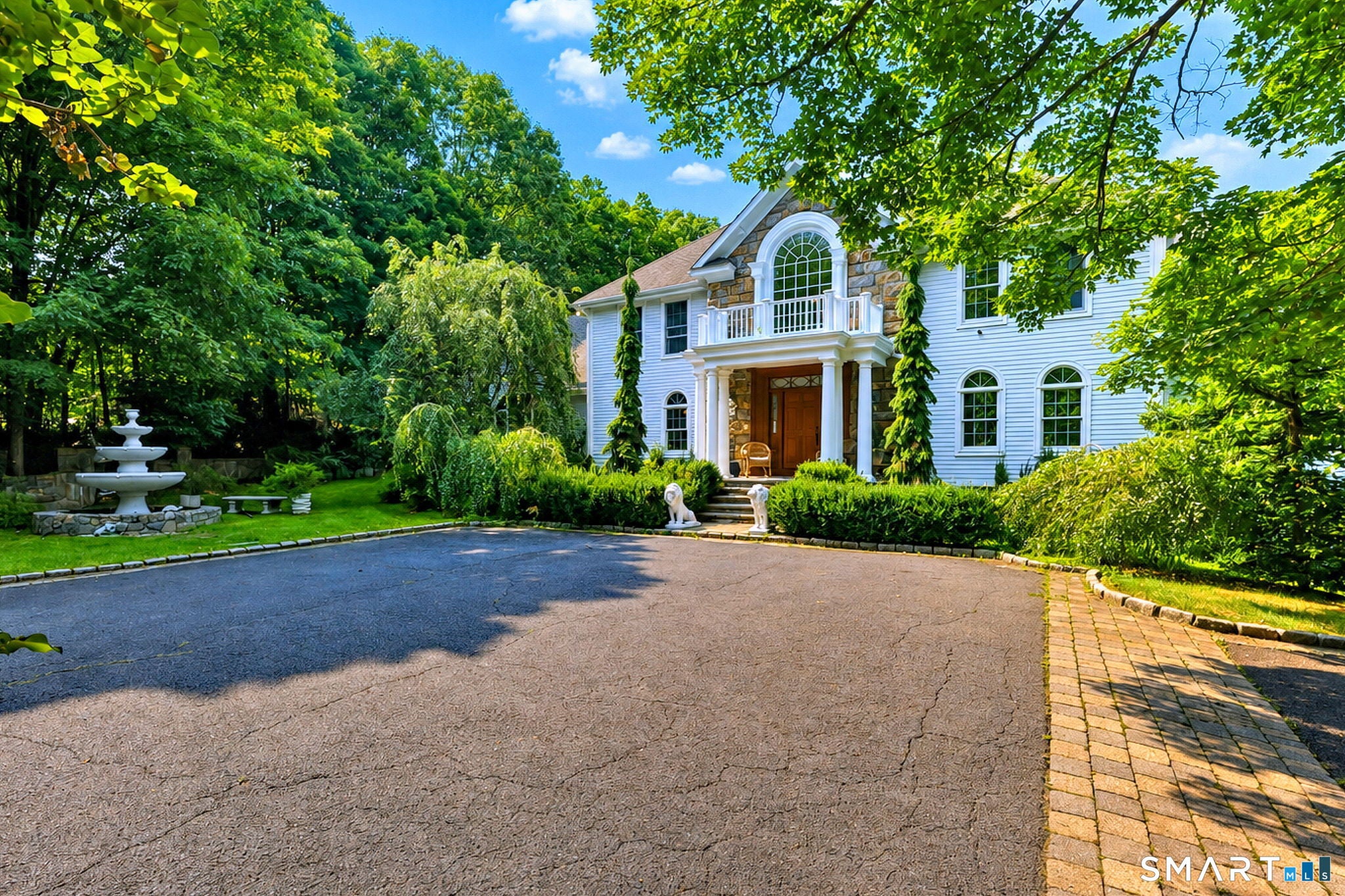 Home in Trumbull, CT 06611 — photo 2