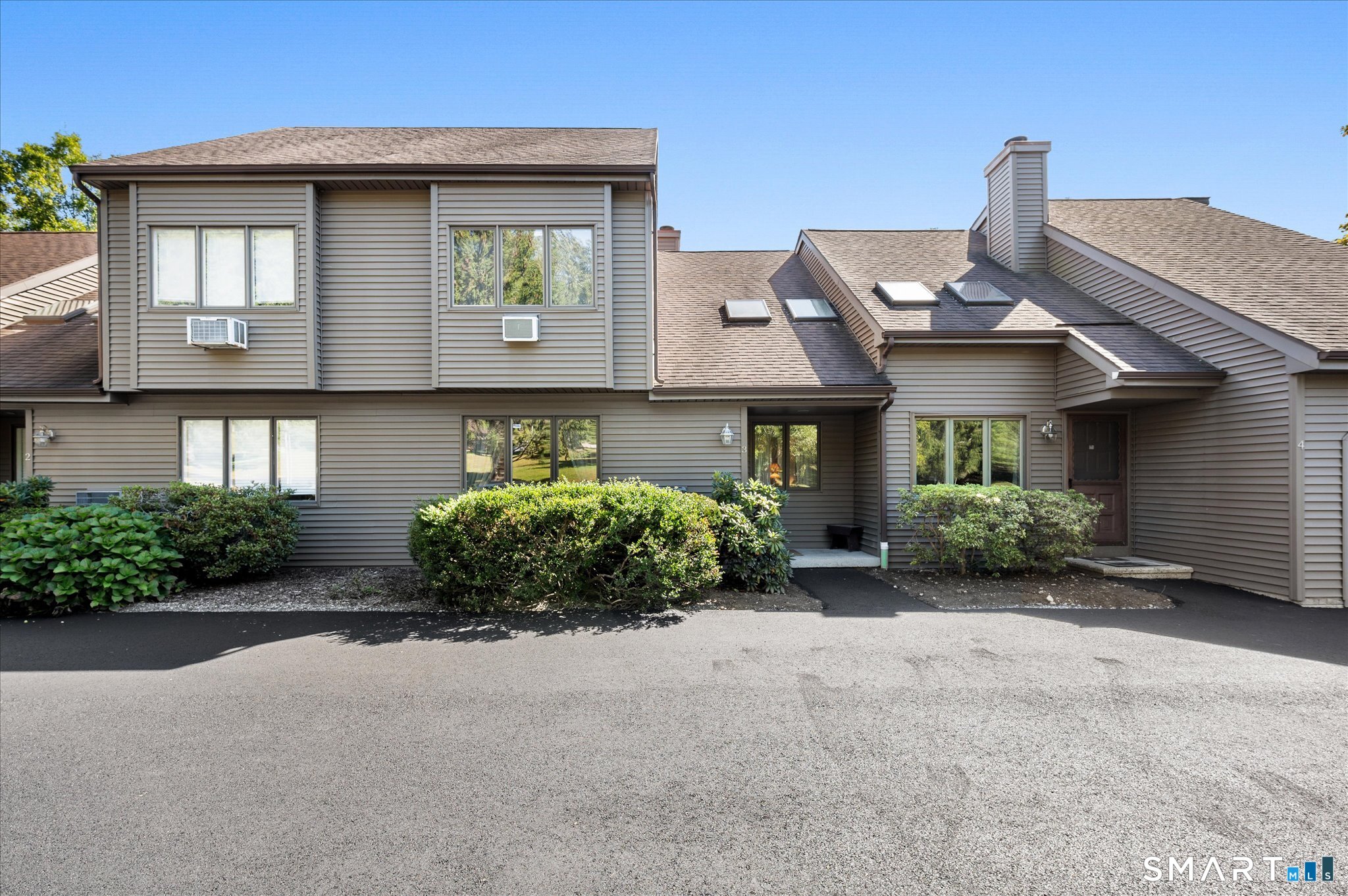 3 Twin Oaks 3 — photo