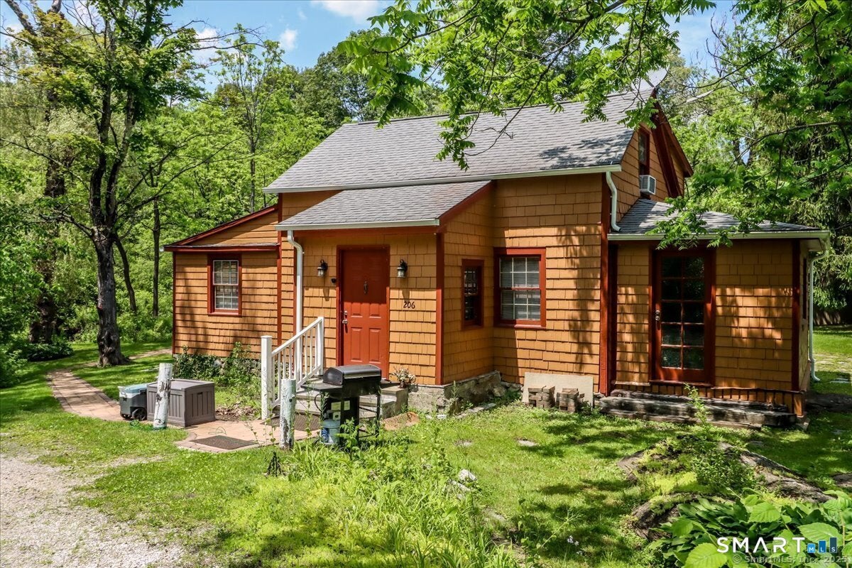 206 Litchfield Turnpike — photo
